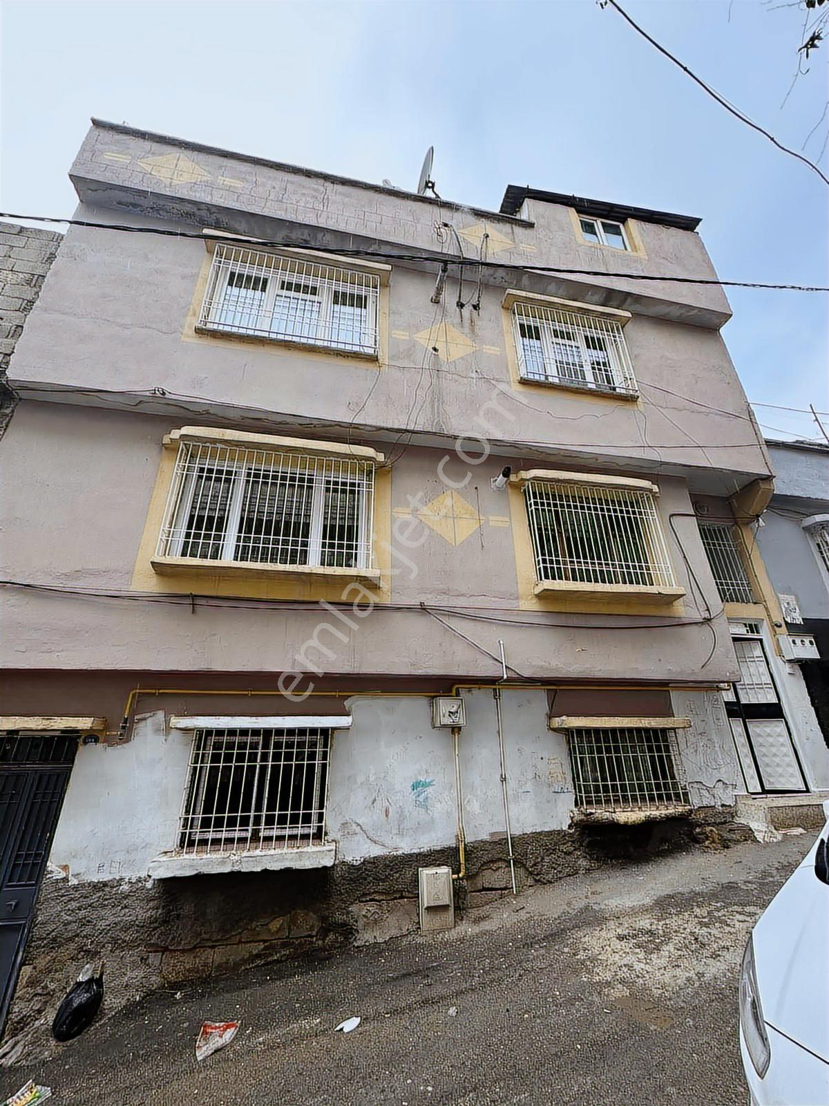 Metyap Konuttan Satılık 3 Katlı Fırsat Müstakil Ev - Görsel 3