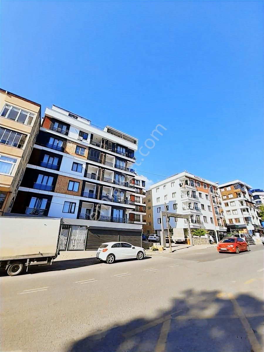 Ana Caddede Alt 2+1 Üst 2+1 Bağımsız Otoparklı Satılık Dubleks