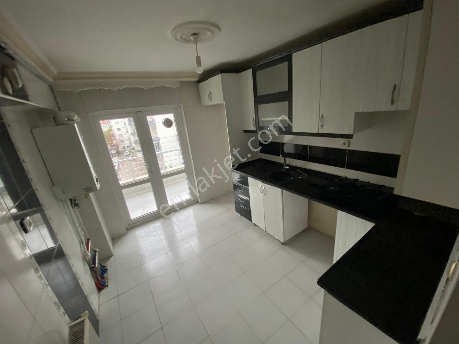 Yaşarkemal Cad. Ön Cephe Asansörlü Ara Katta 3+1 Bağımsız Dairee - Görsel 2