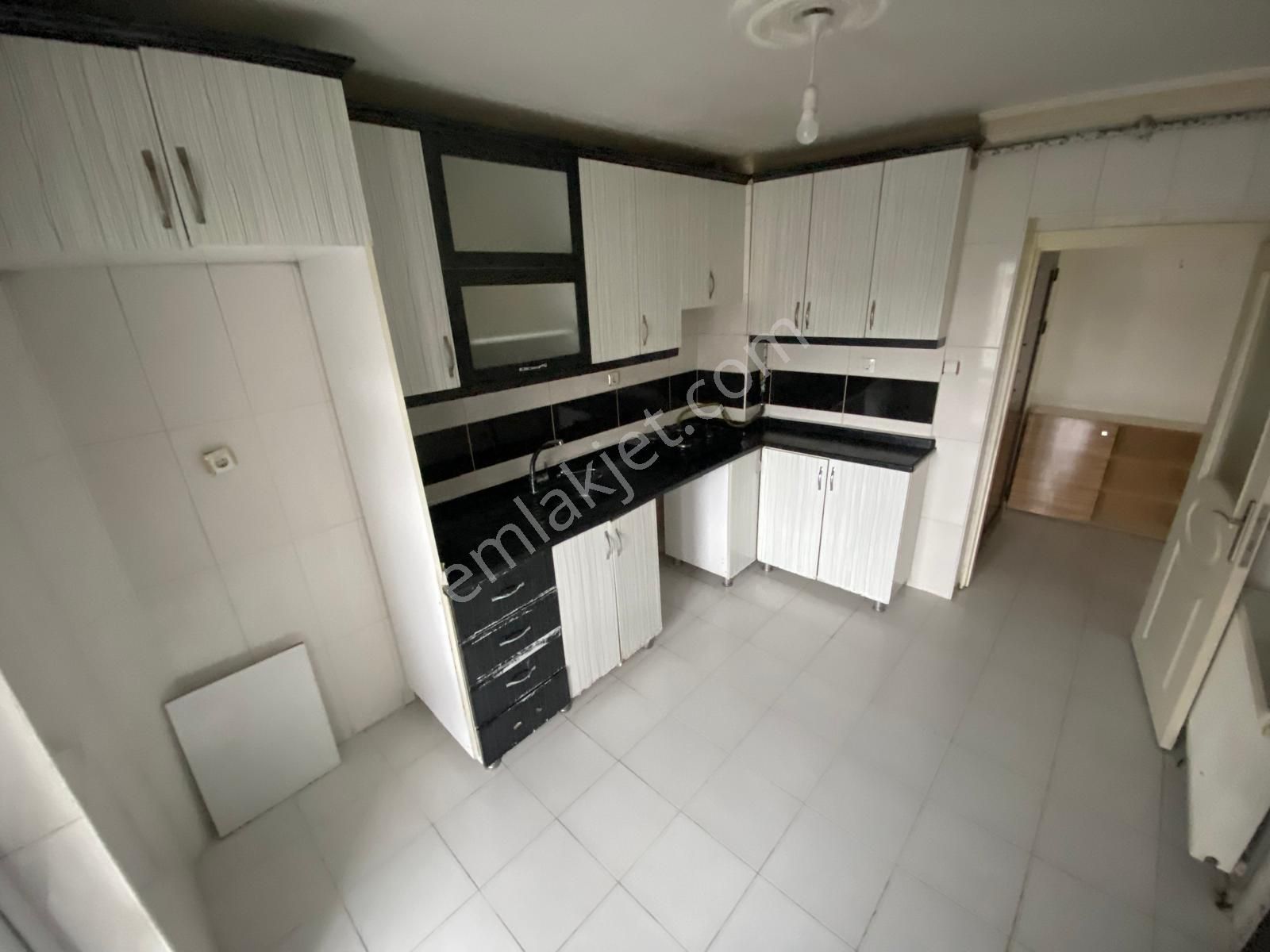 Yaşarkemal Cad. Ön Cephe Asansörlü Ara Katta 3+1 Bağımsız Dairee - Görsel 5