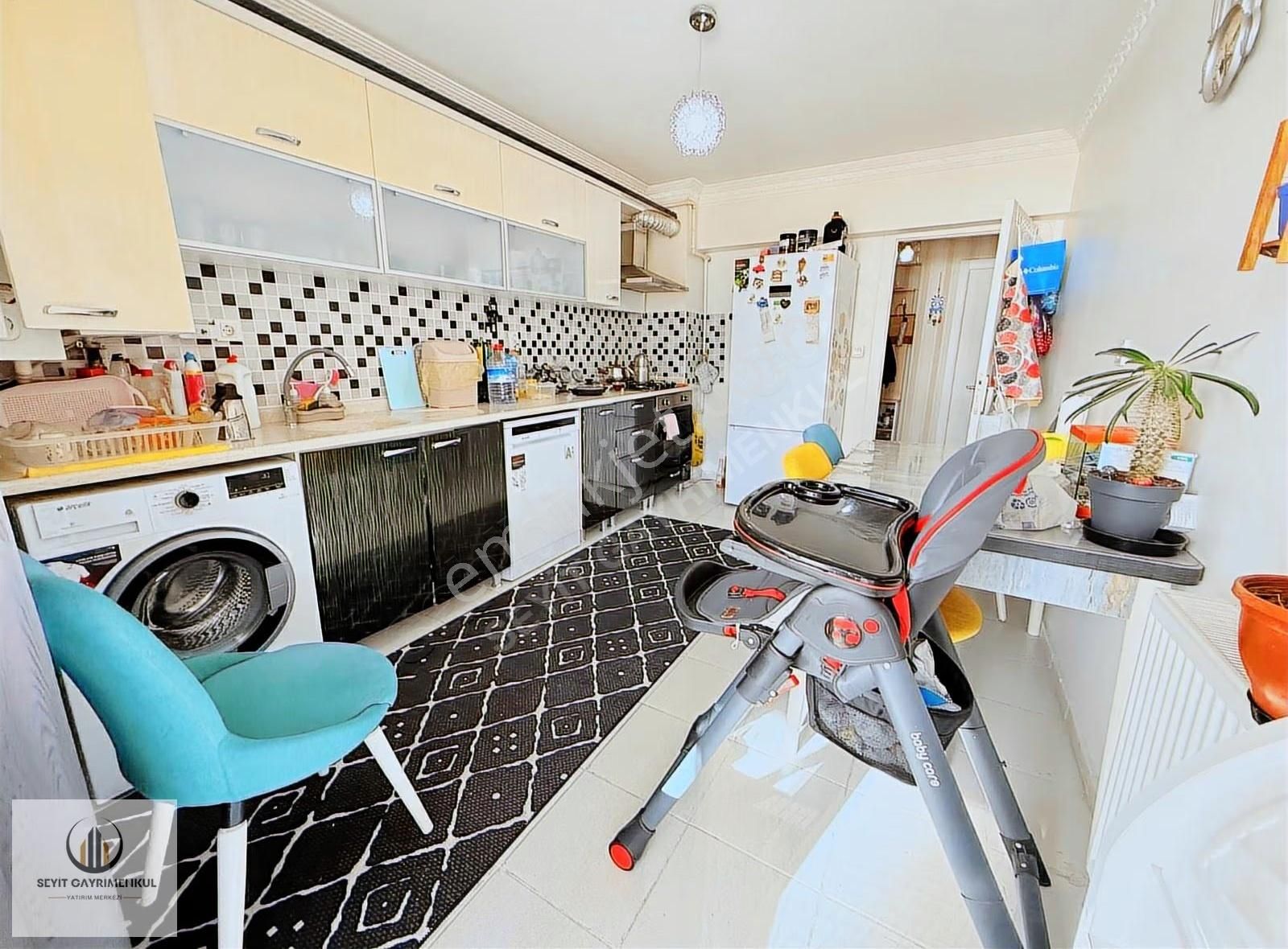 ▄seyit Gayrimenkul▄s.fatih Cad.paralel Çift Bloklu Sitede 8.kat