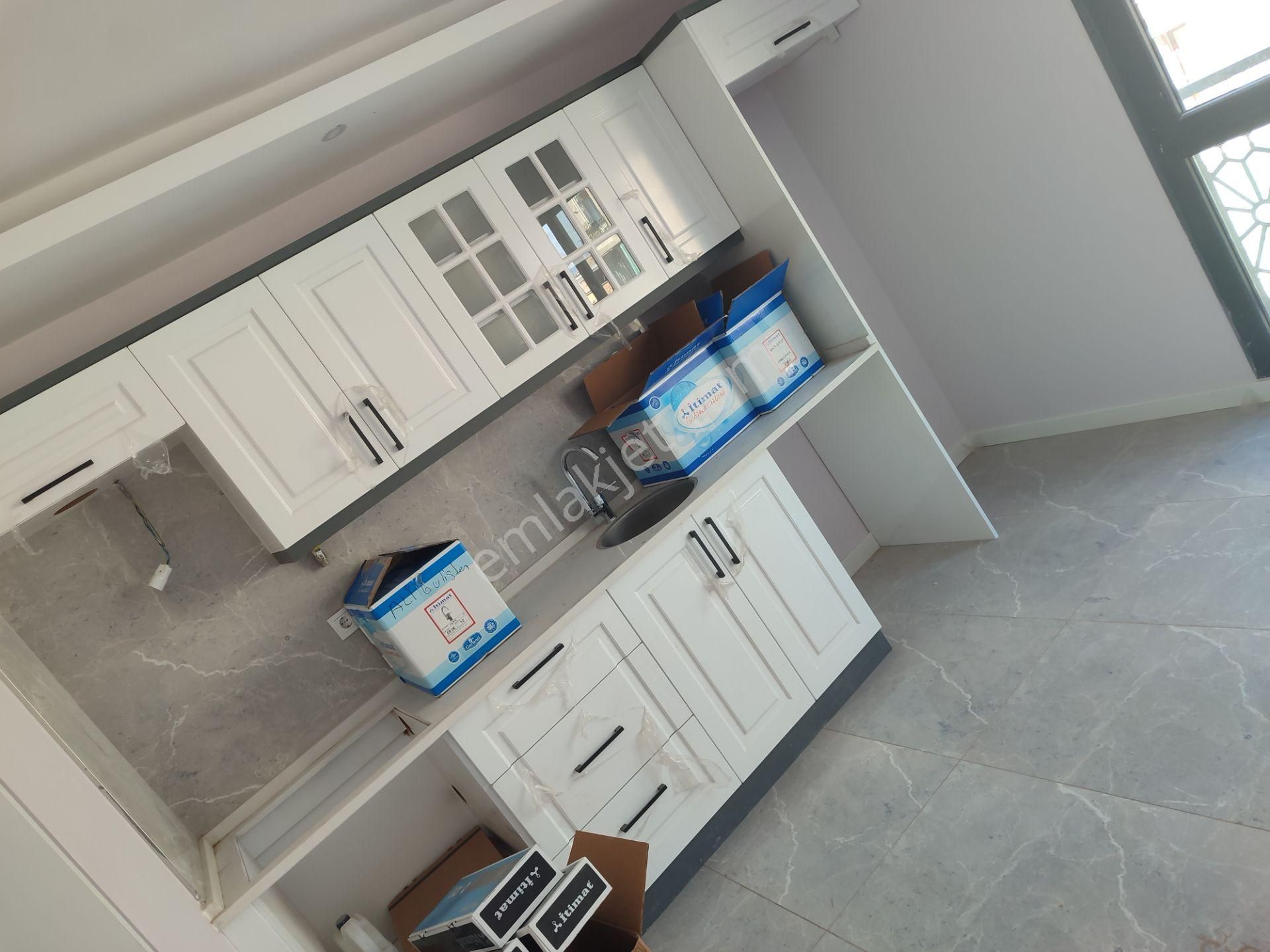 Kemalpaşanın Merkezinde Satılık Daire 1+1 Yeni Sıfır Asansörlü - Görsel 7