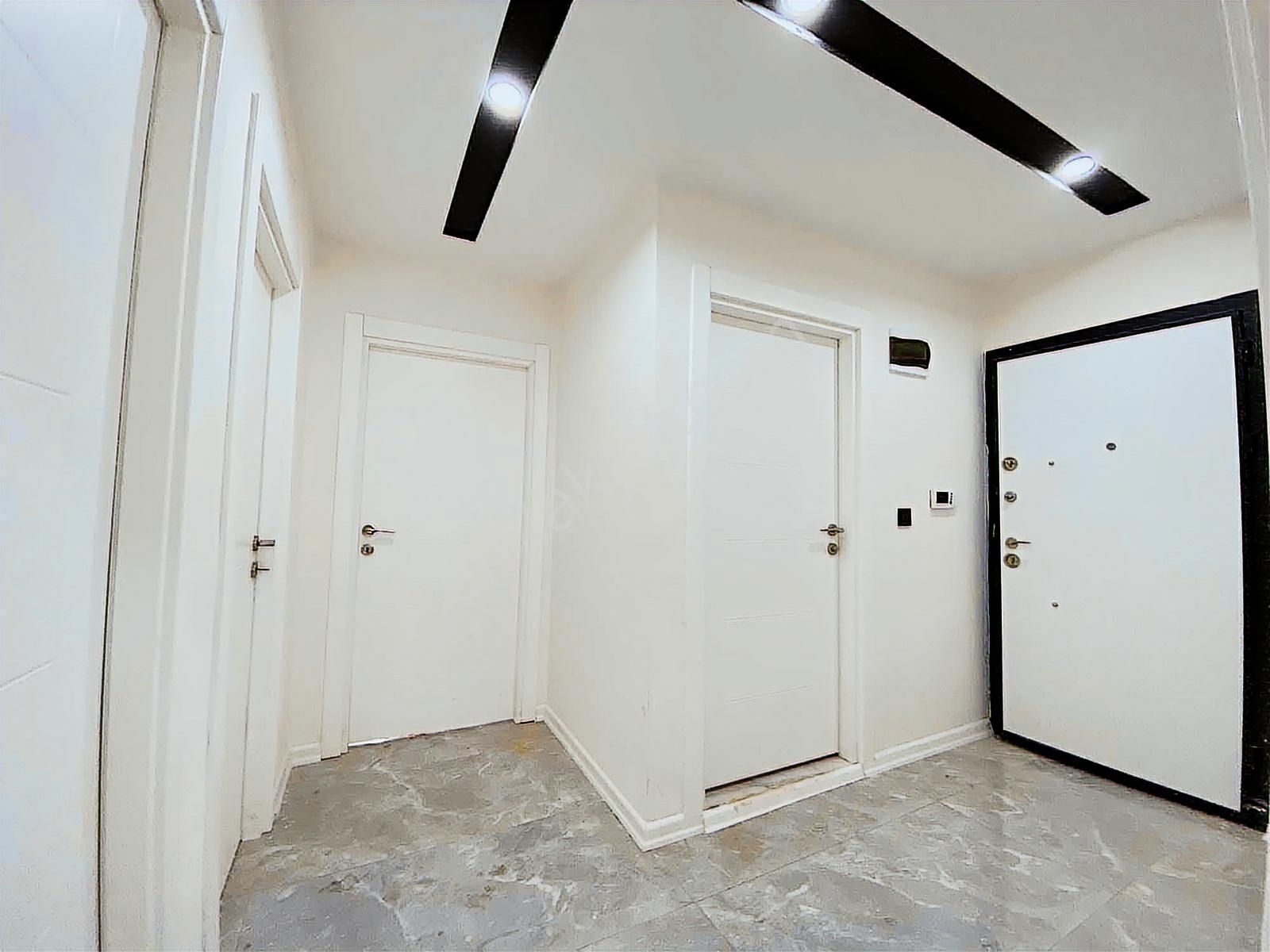 Sundera'dan Tramvaya Yakın Site İçerisinde Arakat 2+1 Sıfır - Görsel 2