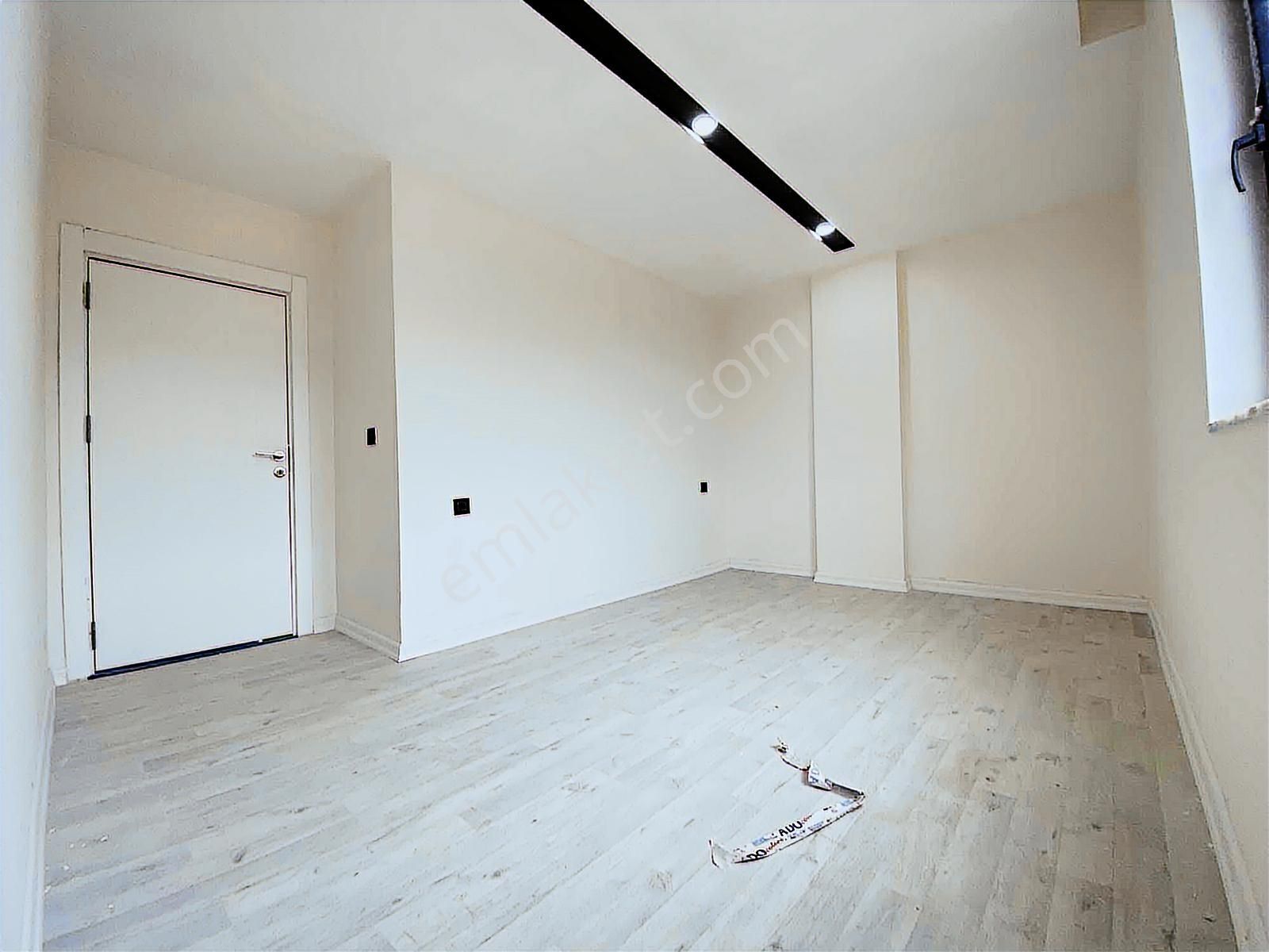 Sundera'dan Tramvaya Yakın Site İçerisinde Arakat 2+1 Sıfır - Görsel 13