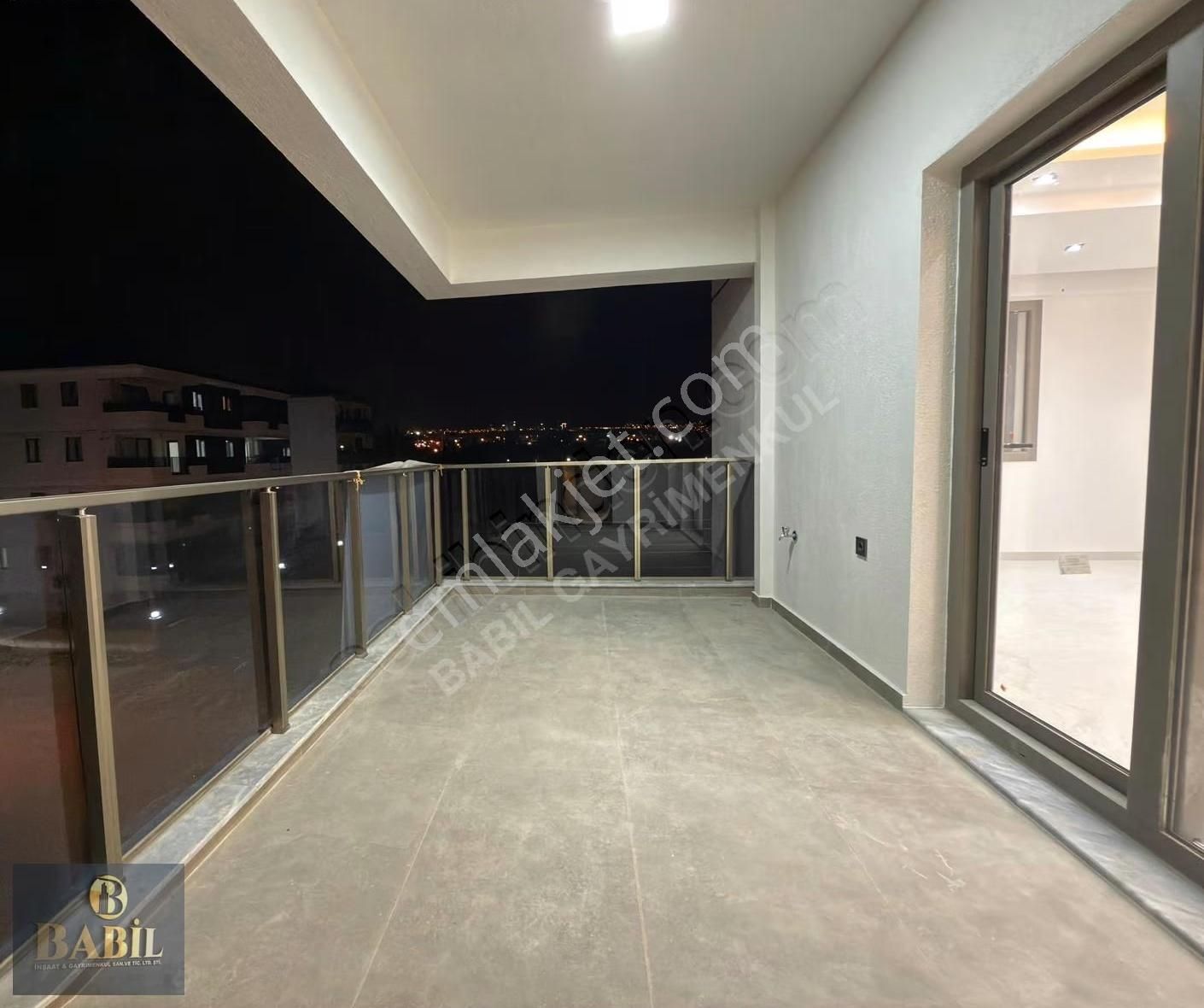 İnşaat Firmasından Acil! Karahasanlıda Sıfır 2+1-arakat Ön Cephe - Görsel 3