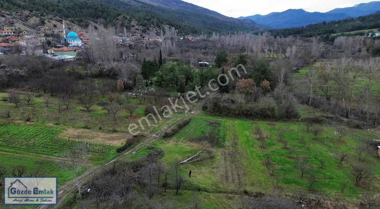 Geyve Şehrende Köye 100metre Yola Cepheli 357 M² Düz Zemin Araz - Görsel 13