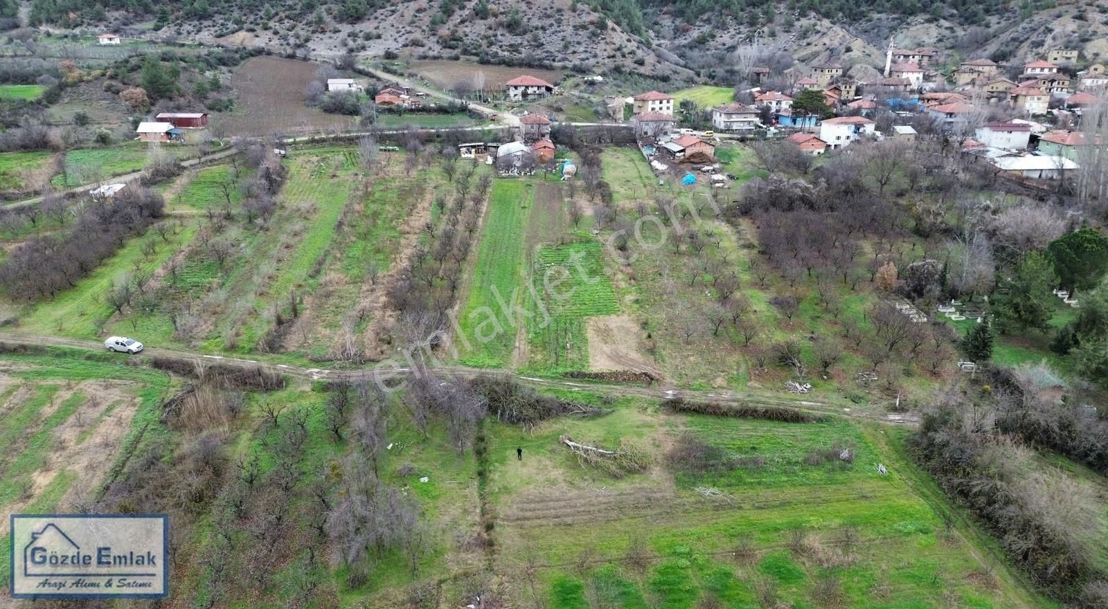 Geyve Şehrende Köye 100metre Yola Cepheli 357 M² Düz Zemin Araz - Görsel 5