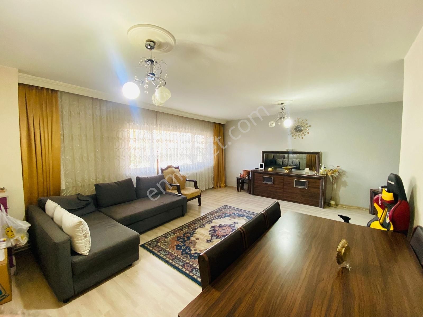 Valentia'dan Sokullu Cadde Üzeri Satılık Geniş Bağımsız Daire !! - Görsel 6