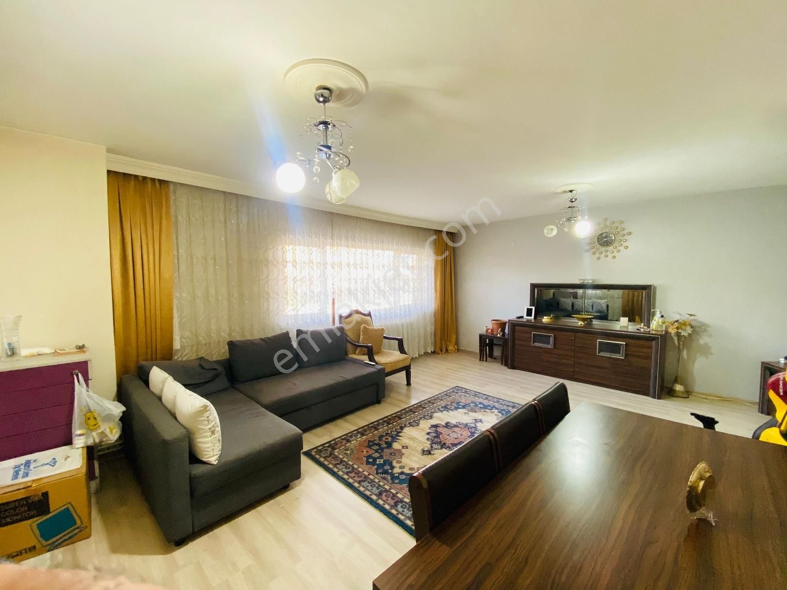 Valentia'dan Sokullu Cadde Üzeri Satılık Geniş Bağımsız Daire !! - Görsel 23