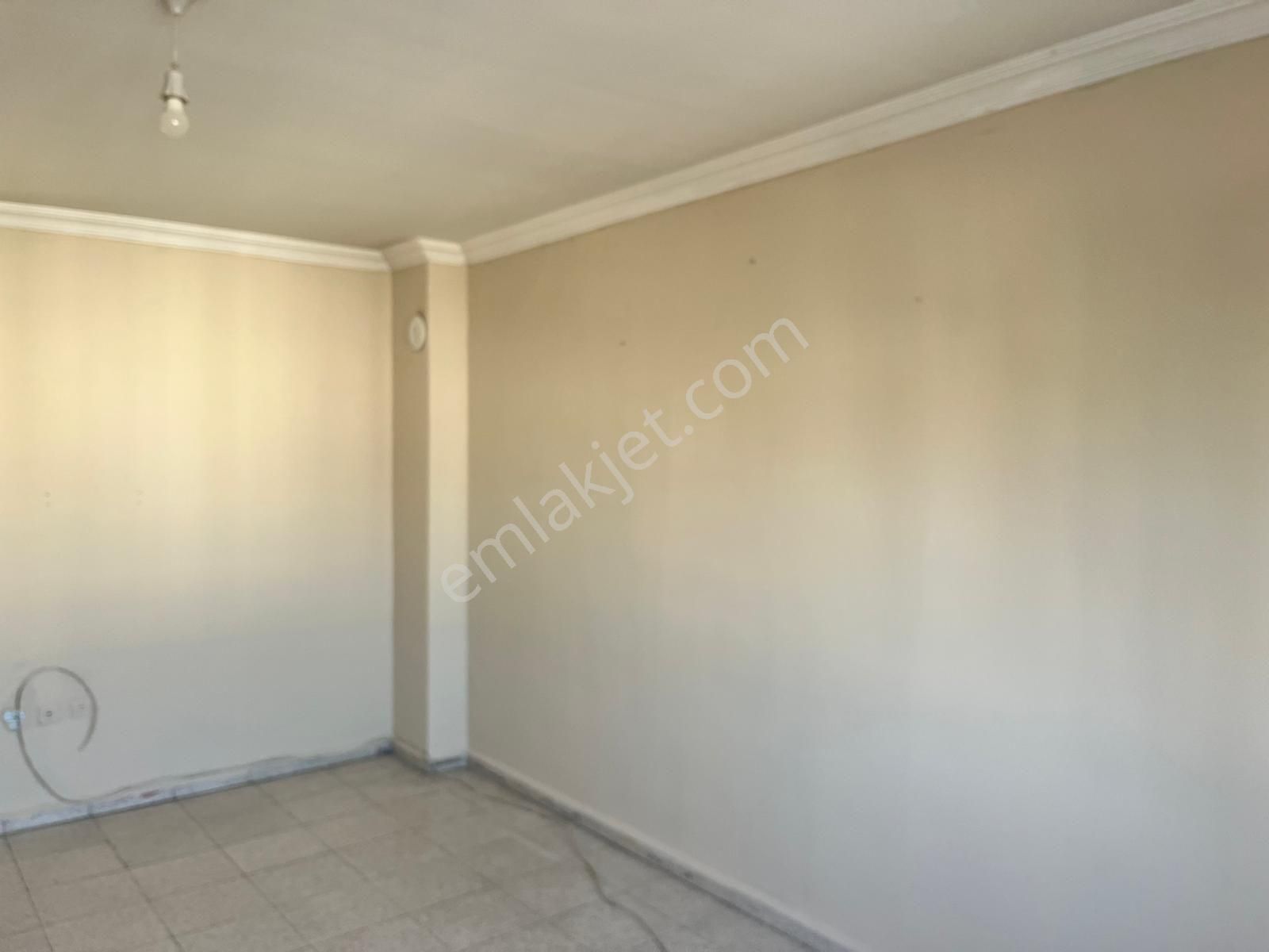 Adana Yüreğir Kaymakamlığın Orda Polis Okuluna Yakın Kiralık İçi Yenilenmiş 2+1 Fırsat Daire - Görsel 3