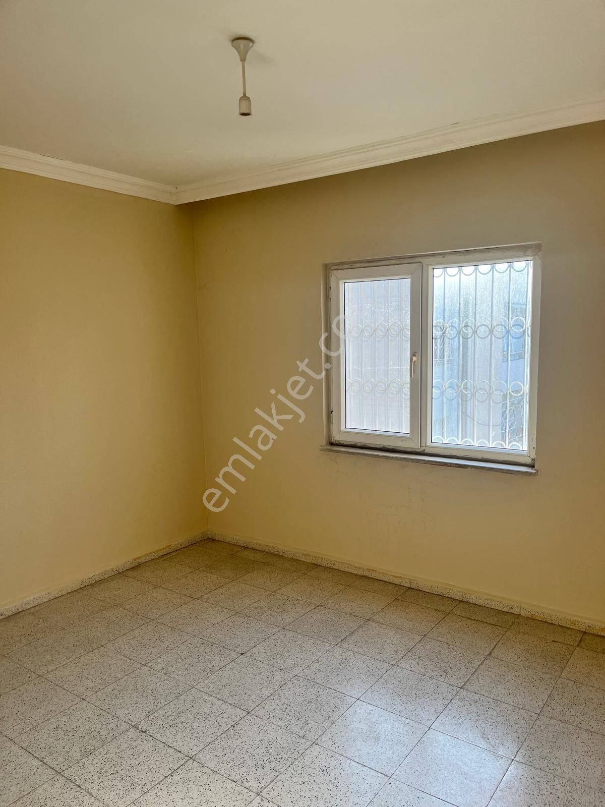 Adana Yüreğir Kaymakamlığın Orda Polis Okuluna Yakın Kiralık İçi Yenilenmiş 2+1 Fırsat Daire - Görsel 4