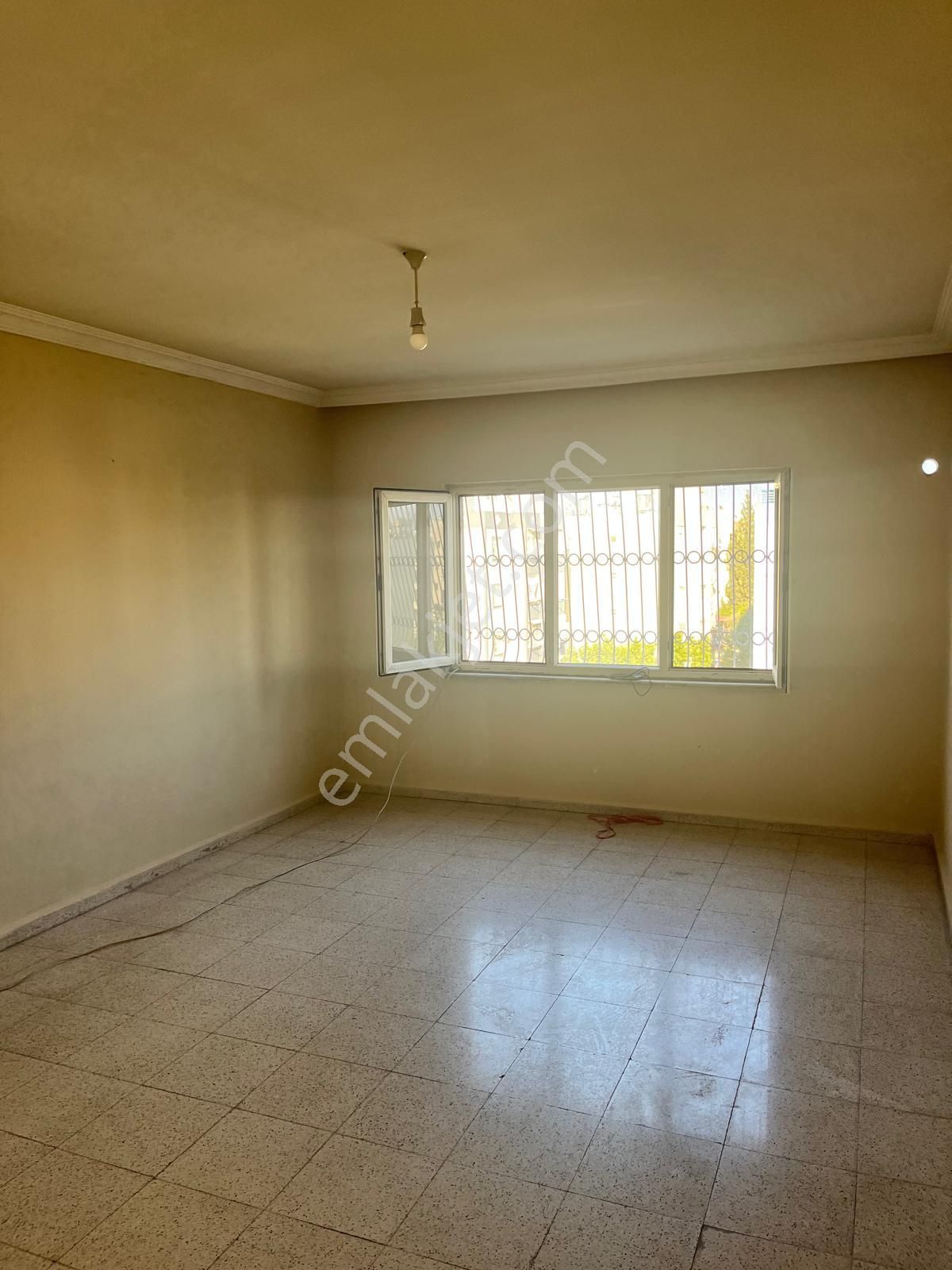 Adana Yüreğir Kaymakamlığın Orda Polis Okuluna Yakın Kiralık İçi Yenilenmiş 2+1 Fırsat Daire - Görsel 5