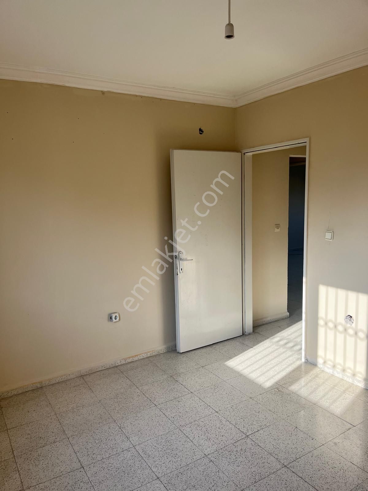 Adana Yüreğir Kaymakamlığın Orda Polis Okuluna Yakın Kiralık İçi Yenilenmiş 2+1 Fırsat Daire - Görsel 23