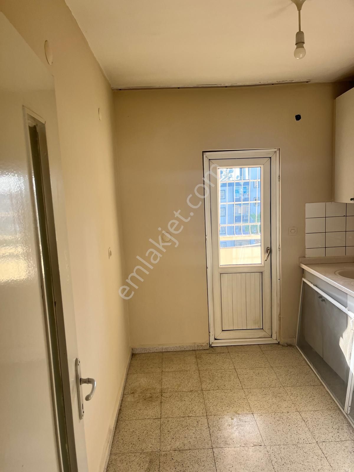 Adana Yüreğir Kaymakamlığın Orda Polis Okuluna Yakın Kiralık İçi Yenilenmiş 2+1 Fırsat Daire - Görsel 11