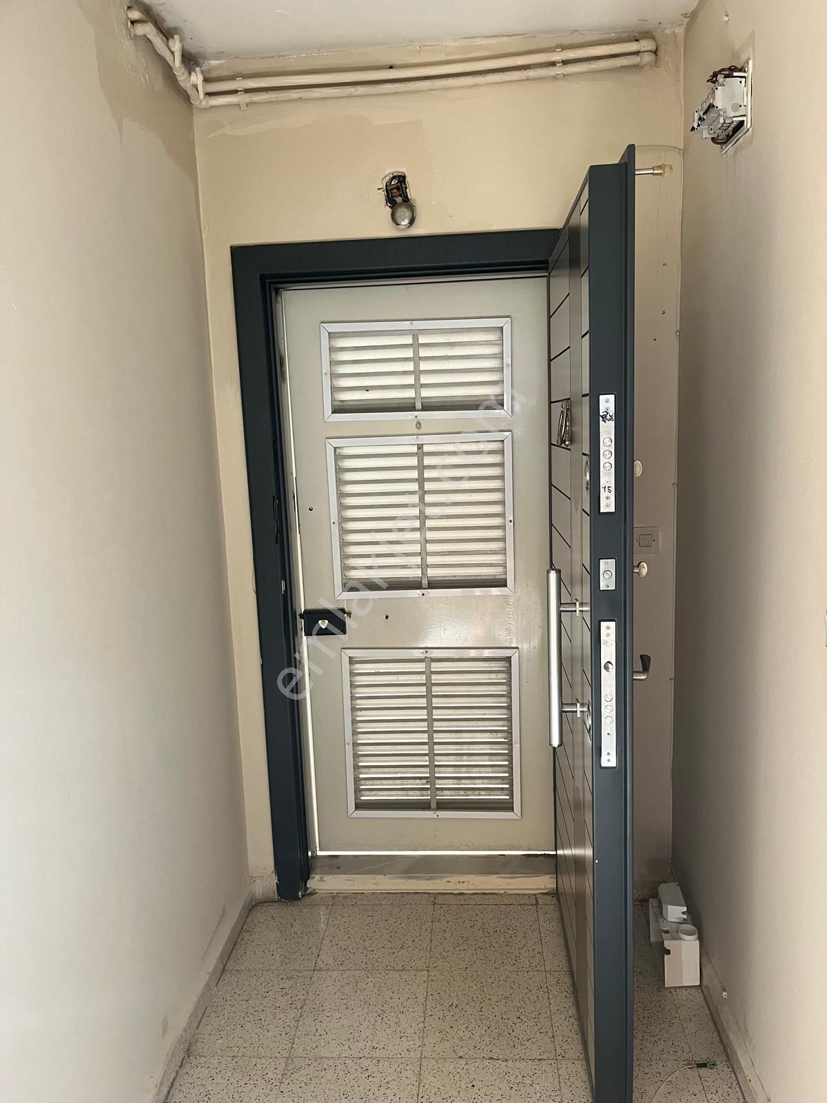 Adana Yüreğir Kaymakamlığın Orda Polis Okuluna Yakın Kiralık İçi Yenilenmiş 2+1 Fırsat Daire - Görsel 18