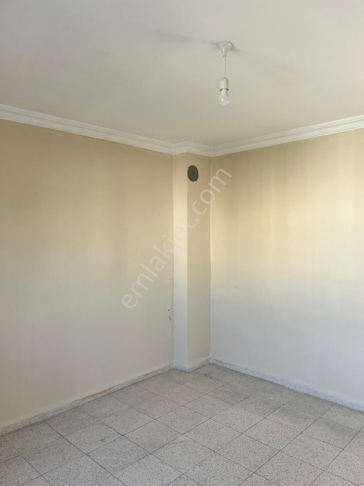 Adana Yüreğir Kaymakamlığın Orda Polis Okuluna Yakın Kiralık İçi Yenilenmiş 2+1 Fırsat Daire - Görsel 12