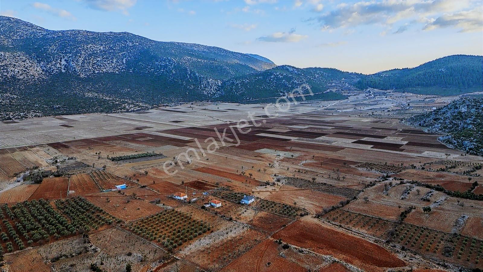 Antalya Döşemealtı Akkoç Mahallesinde 3.497 M² Yatırımlık Tarla - Görsel 10