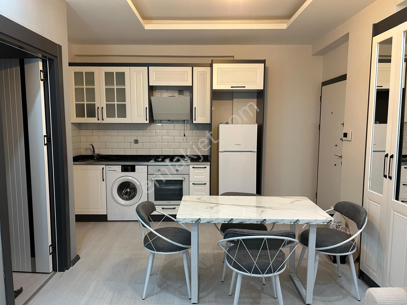 Adana Sarıçam Gültepede Eşyaları Sıfır Gelinçik Caddesi Yakınında Migros Yanında Eşyalı 1+1 Daire