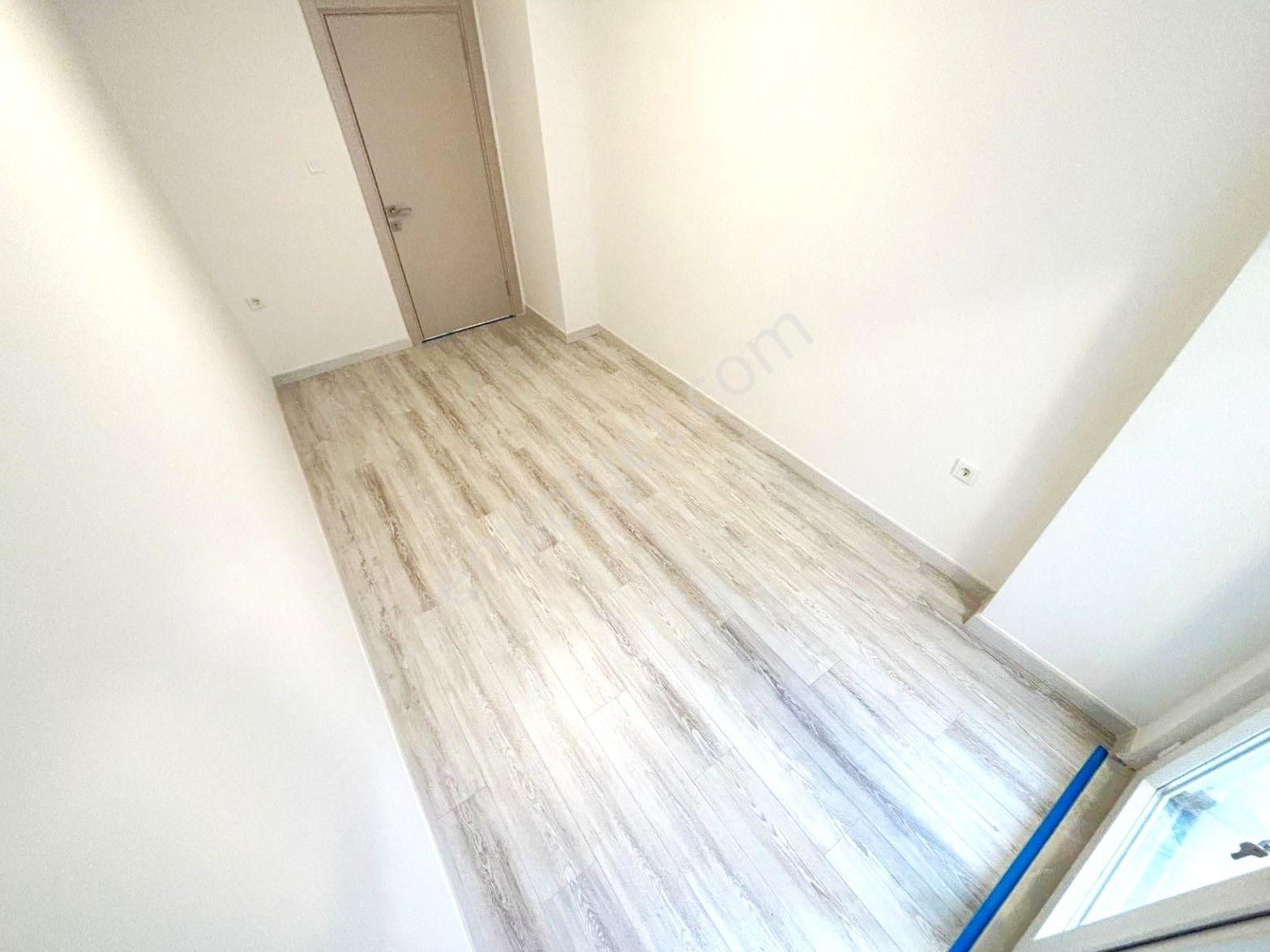 Akçay'da Aygül'den Benim Olmalı Dedirten Mimari Tasarımıyla Ön Cephe Ayrı Mutfaklı 3+1 Satılık Daire - Görsel 21