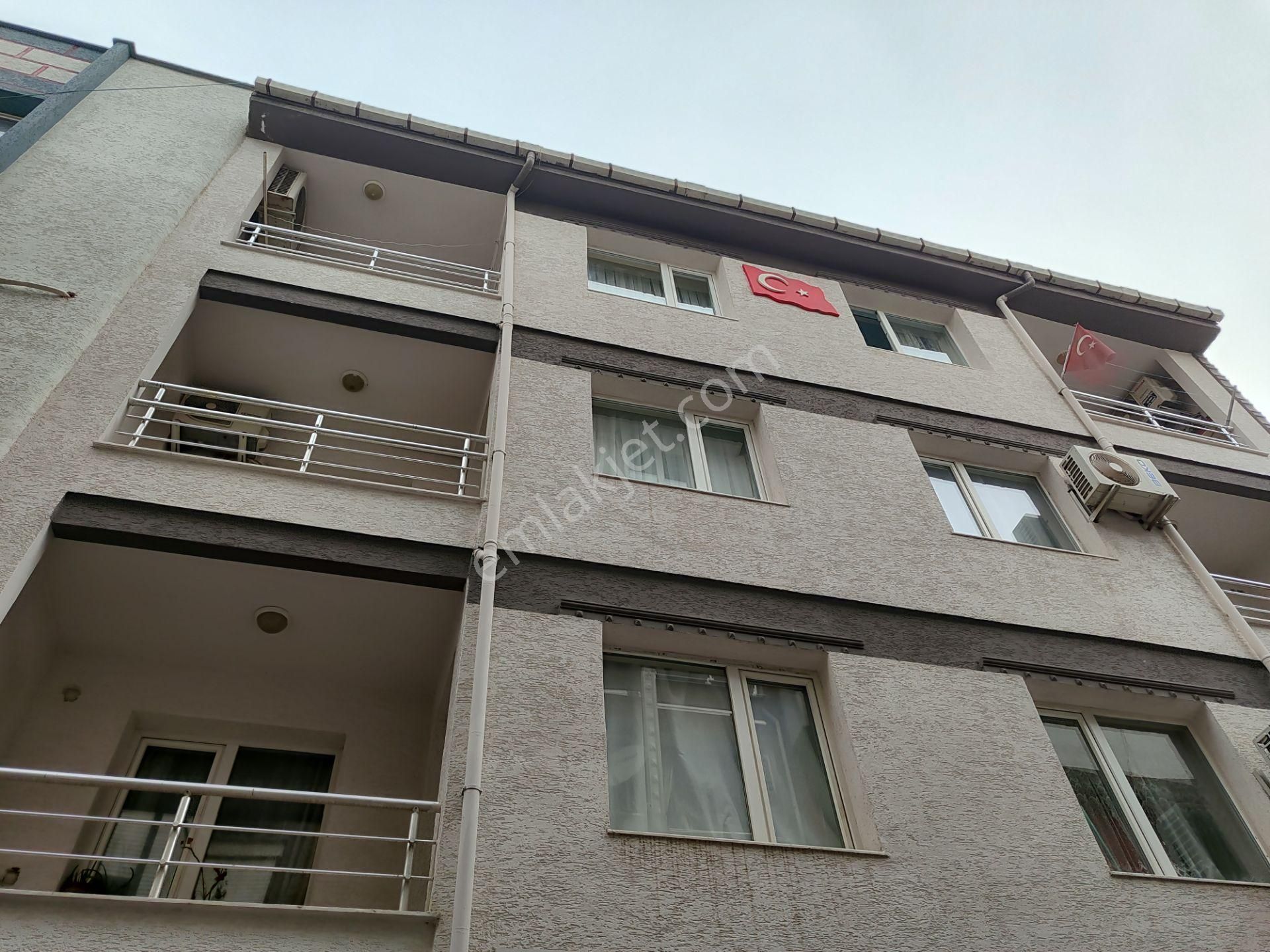 Kaya Emlak'tan Kemalpaşanın Merkezinde Satılık 2+1 Daire