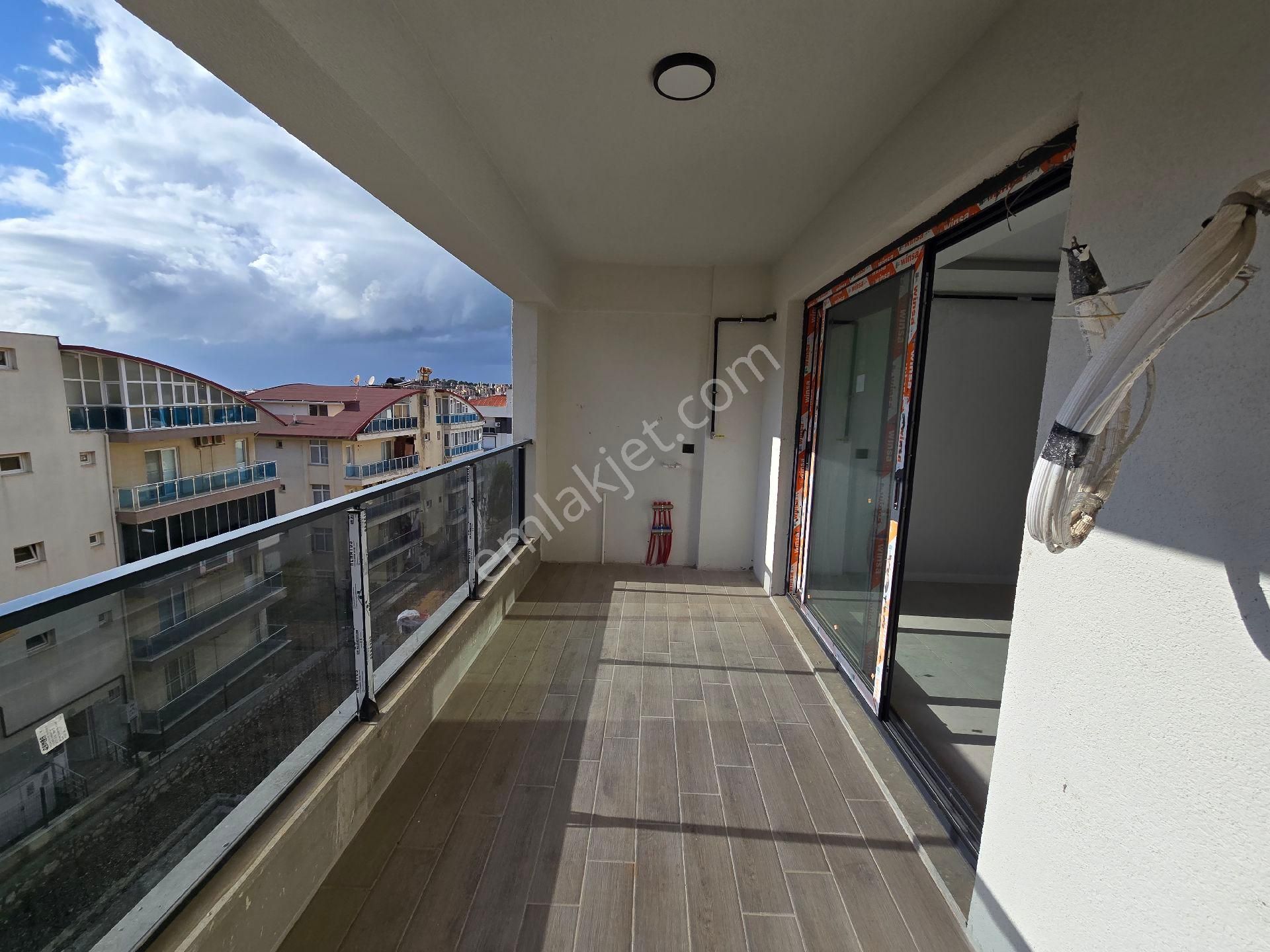 Değirmenderede Doğalgazlı Asansörlü Otoparklı Havuzlu Panjurlu Yerden Isıtmalı 1+1 2+1 Daireler - Görsel 11