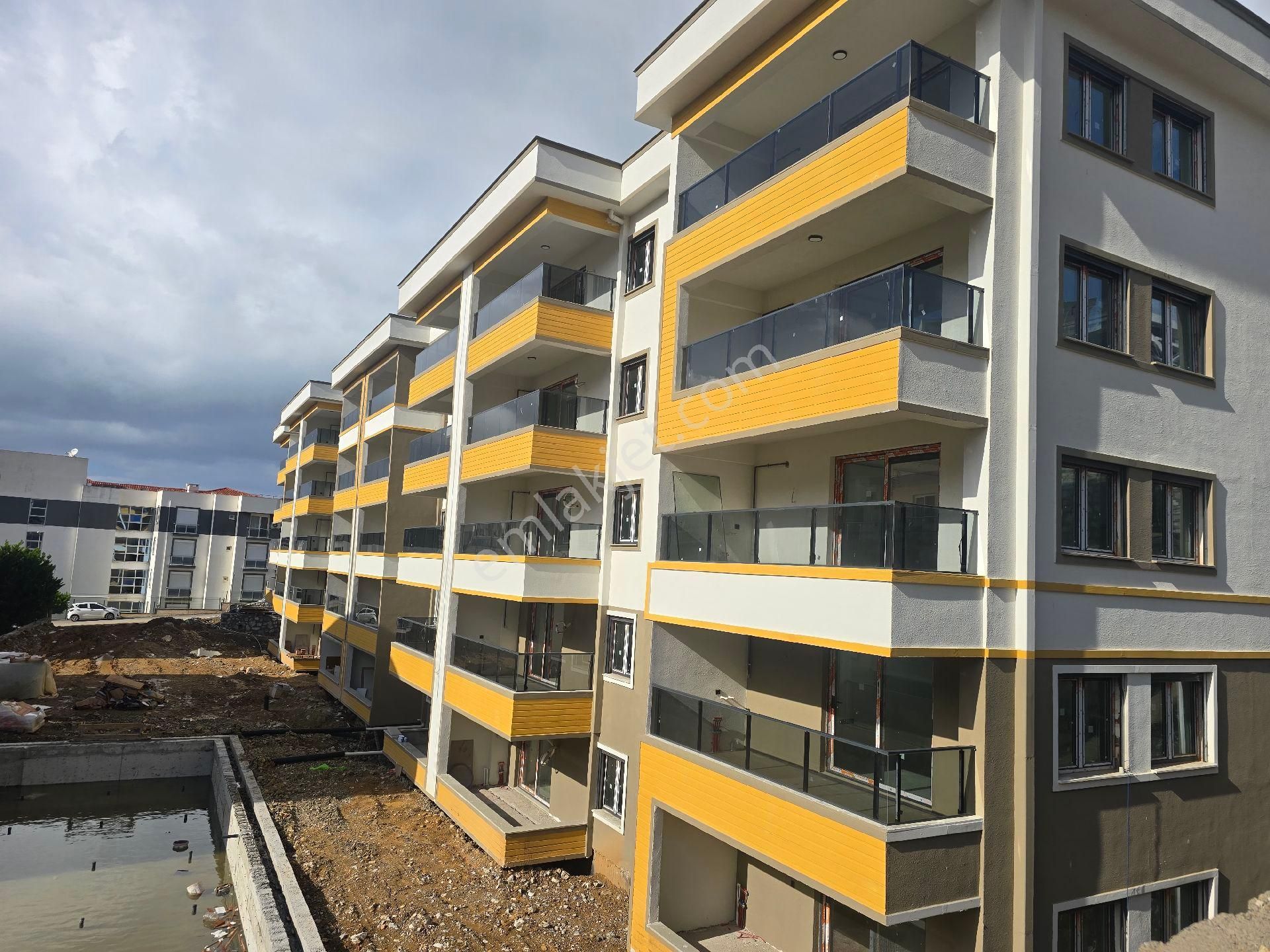 Değirmenderede Doğalgazlı Asansörlü Otoparklı Havuzlu Panjurlu Yerden Isıtmalı 1+1 2+1 Daireler - Görsel 2