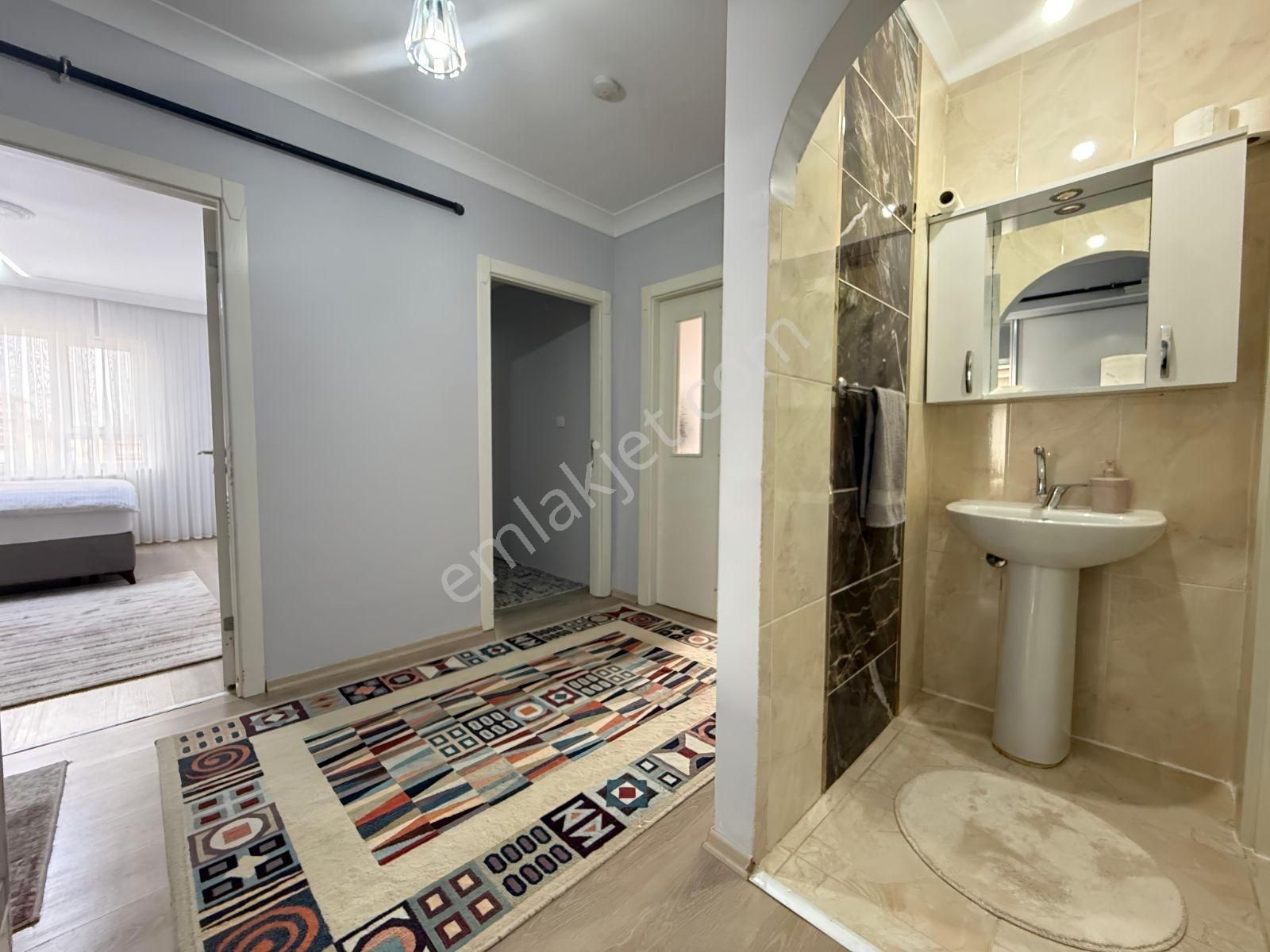 Güney Cephe Arakat 3+1 | 130 M² | Asansörlü | Merkezi Konum - Görsel 8