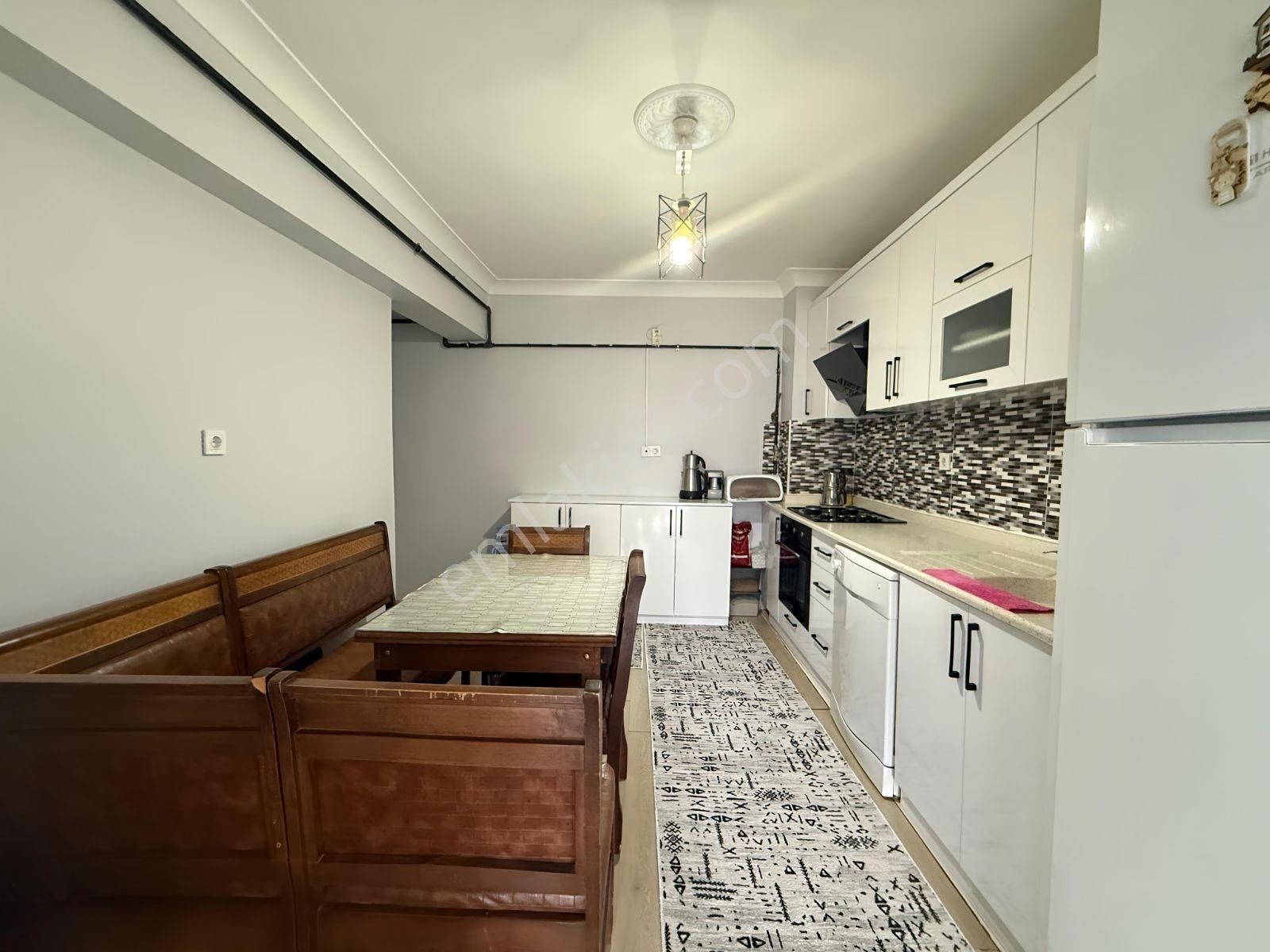 Güney Cephe Arakat 3+1 | 130 M² | Asansörlü | Merkezi Konum - Görsel 3