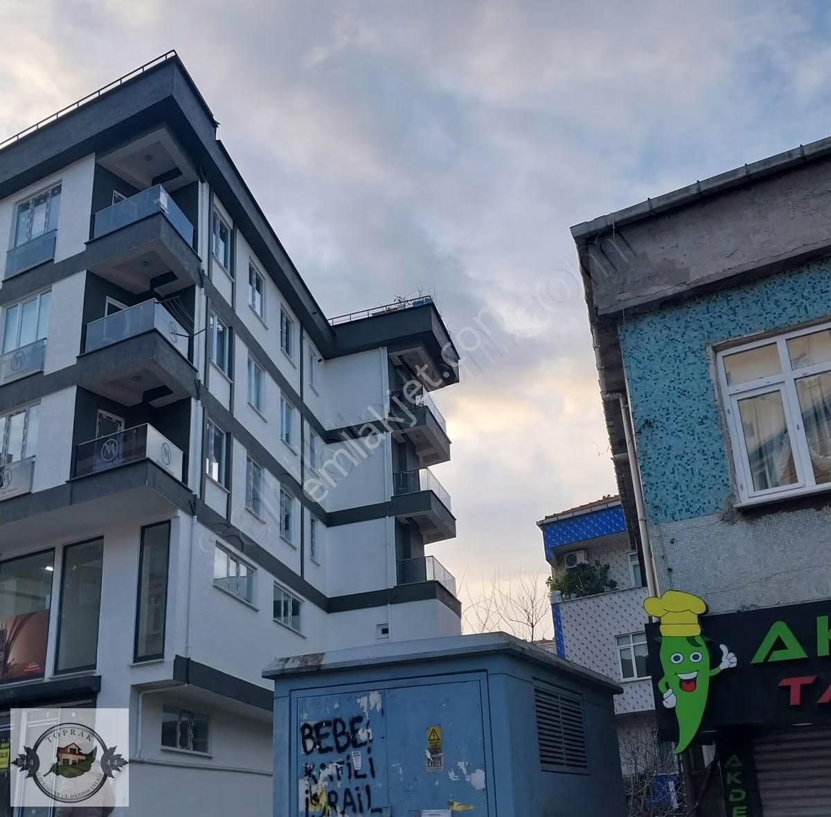 Kanarya Şahin Caddesinde 3+2 140m/2 Dubleks Daire - Görsel 4