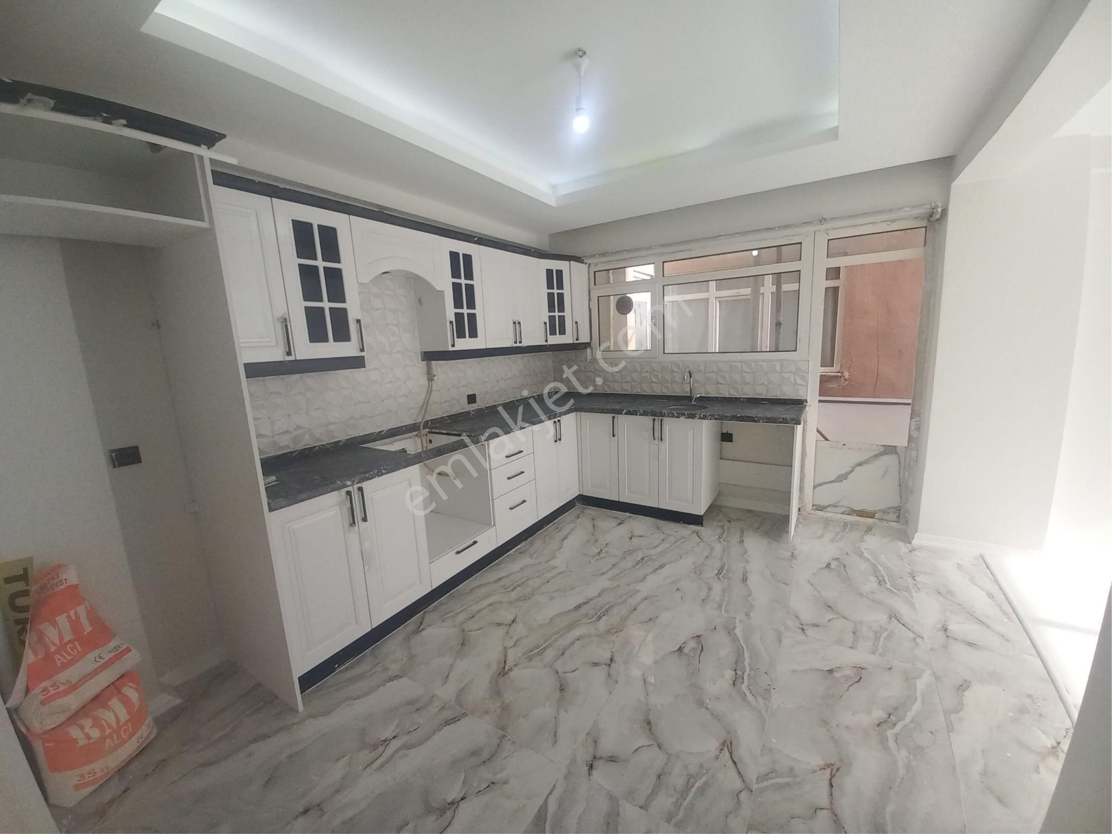 Ulugazi Mahallesinde İci Full Yapılı Satılık Daire - Görsel 14