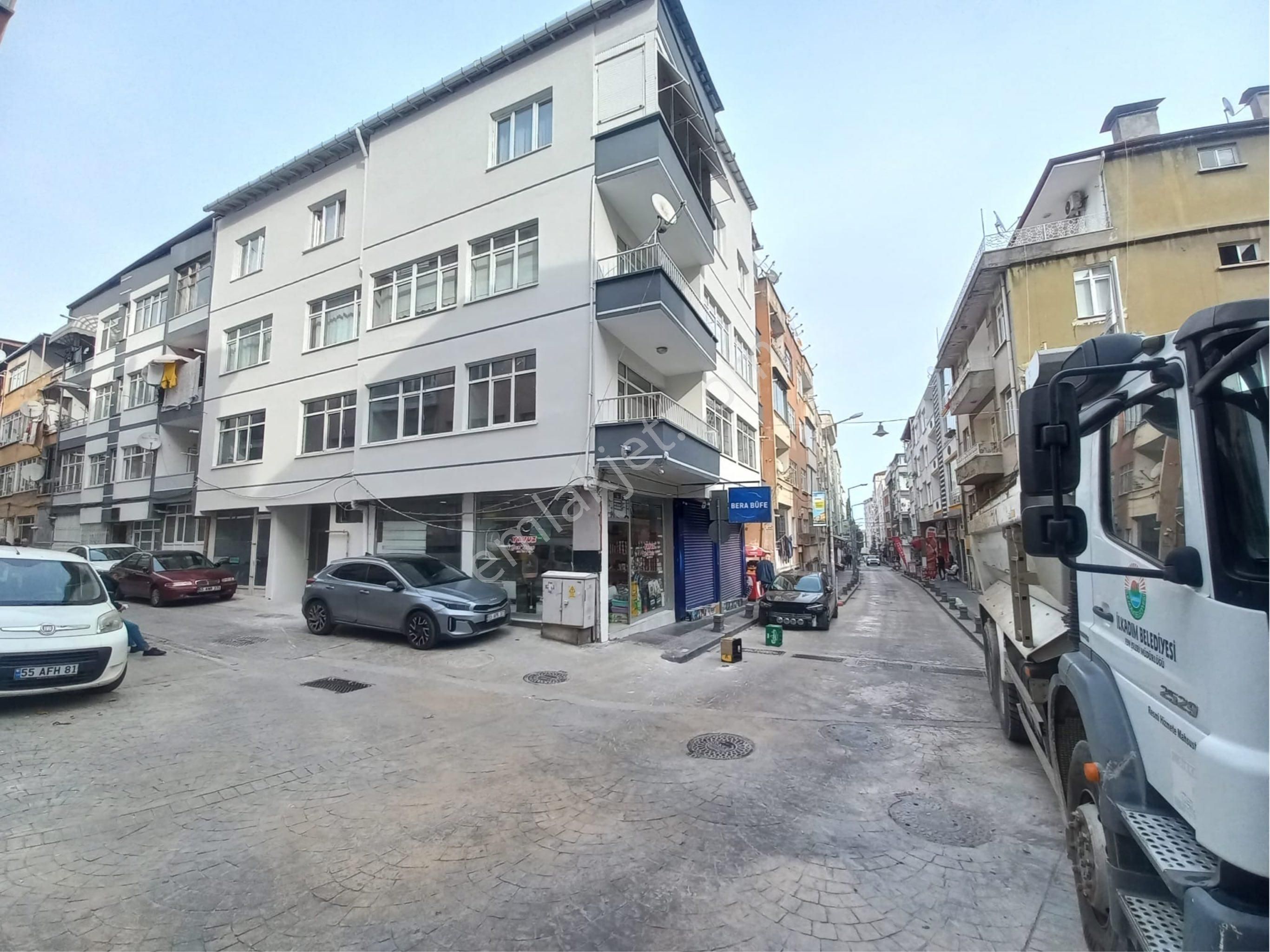 Ulugazi Mahallesinde İci Full Yapılı Satılık Daire - Görsel 34