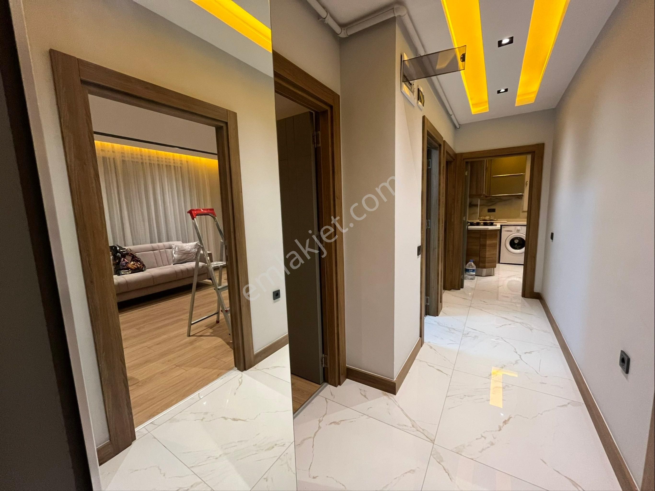 Artı Dan Gazi Bulvarı Dibi Ara Kat Sıfır Ayarında 2+1 - Görsel 6