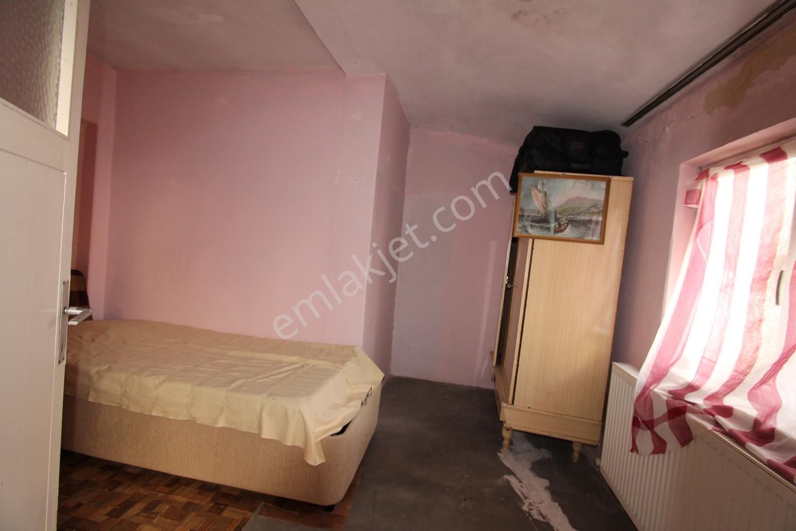 Mir'den Balıkesir Yıldız Mah.de Satılık Avlulu Müstakil 2+1 Ev - Görsel 4