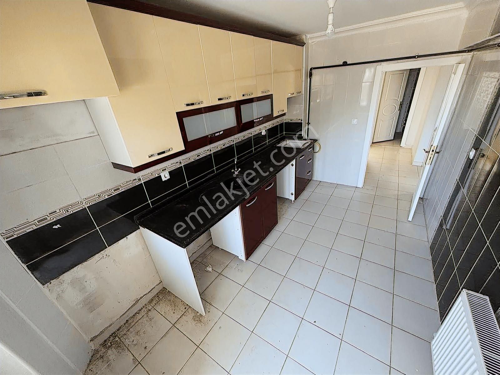 Torun^dan Yeni Binada Asansörlü Ön Cephe Arakatta 3+1 Daire - Görsel 9