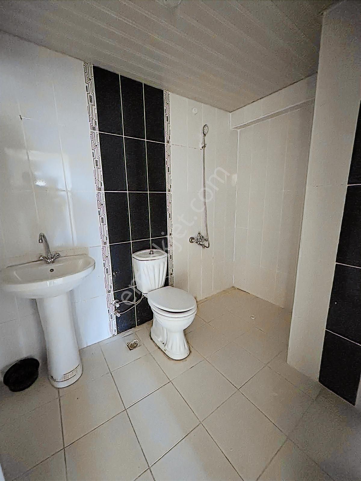 Torun^dan Yeni Binada Asansörlü Ön Cephe Arakatta 3+1 Daire - Görsel 28