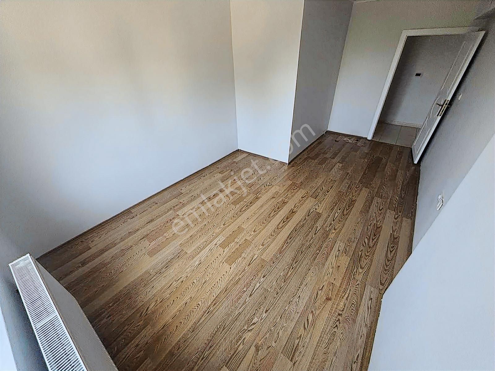 Torun^dan Yeni Binada Asansörlü Ön Cephe Arakatta 3+1 Daire - Görsel 6