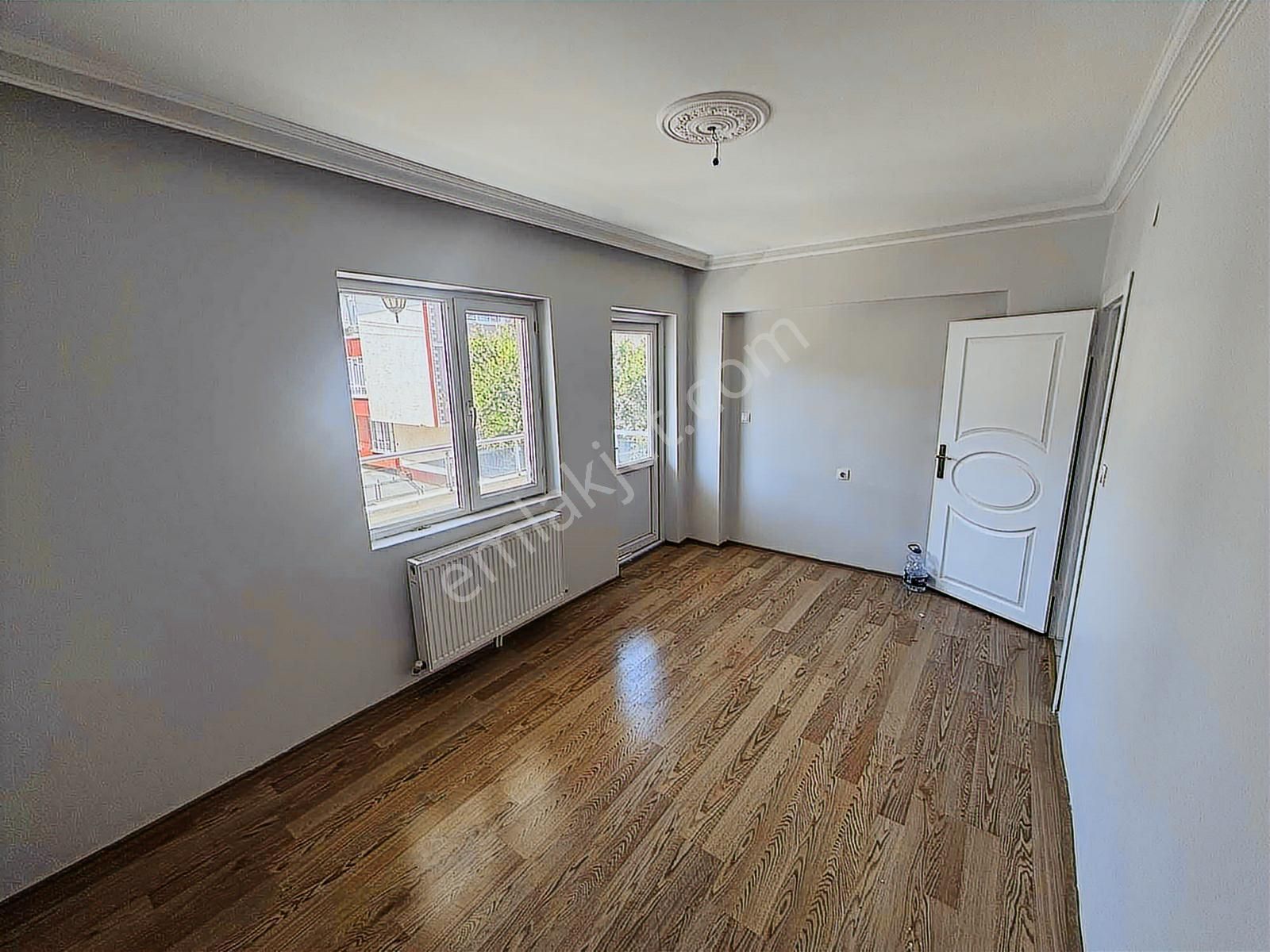 Torun^dan Yeni Binada Asansörlü Ön Cephe Arakatta 3+1 Daire - Görsel 16