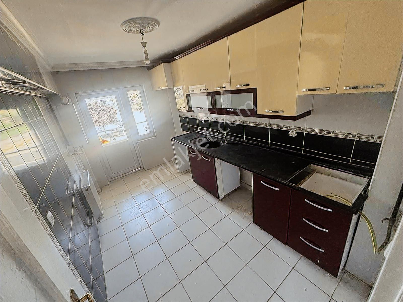 Torun^dan Yeni Binada Asansörlü Ön Cephe Arakatta 3+1 Daire