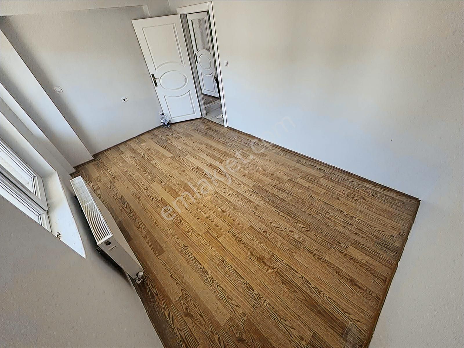 Torun^dan Yeni Binada Asansörlü Ön Cephe Arakatta 3+1 Daire - Görsel 17