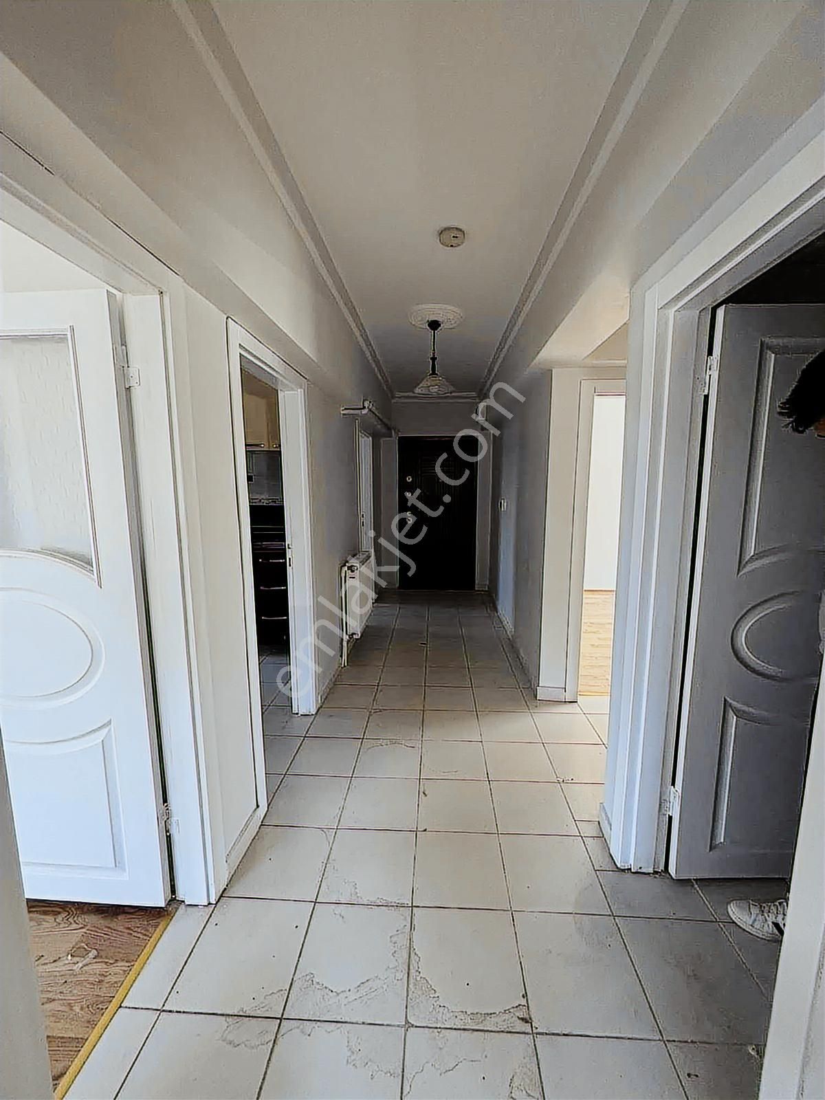 Torun^dan Yeni Binada Asansörlü Ön Cephe Arakatta 3+1 Daire - Görsel 5