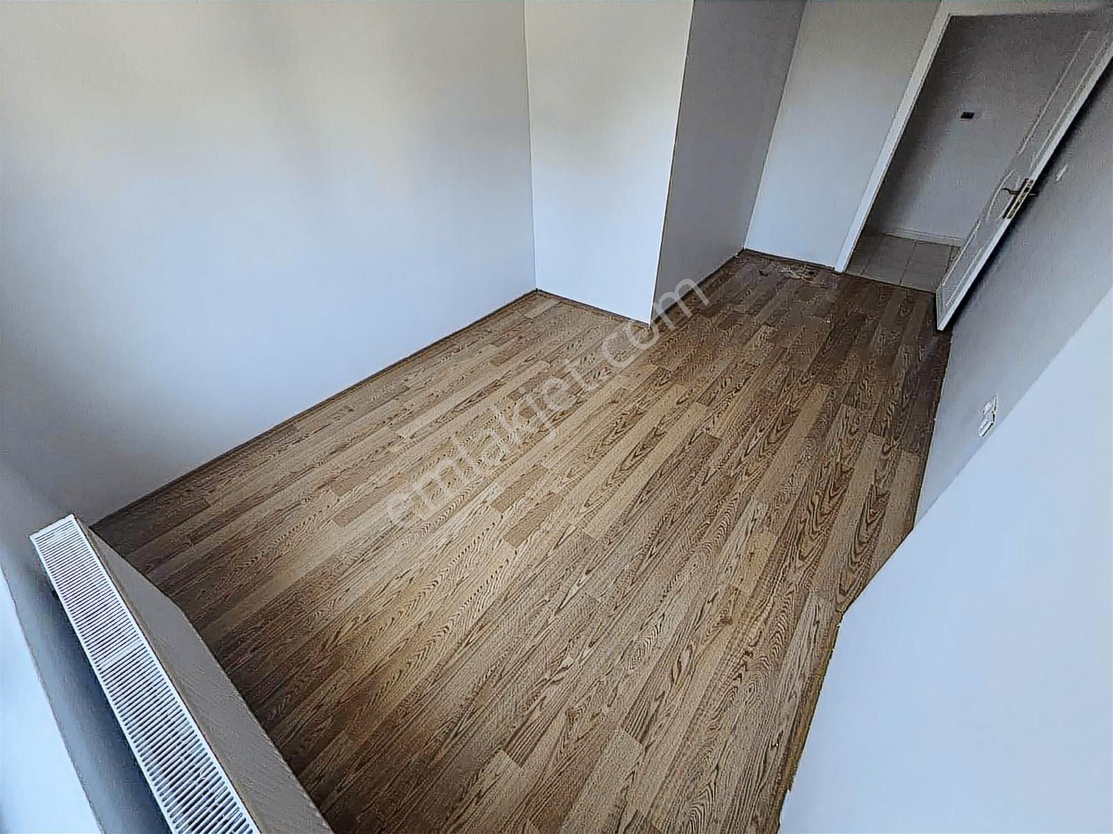 Torun^dan Yeni Binada Asansörlü Ön Cephe Arakatta 3+1 Daire - Görsel 24