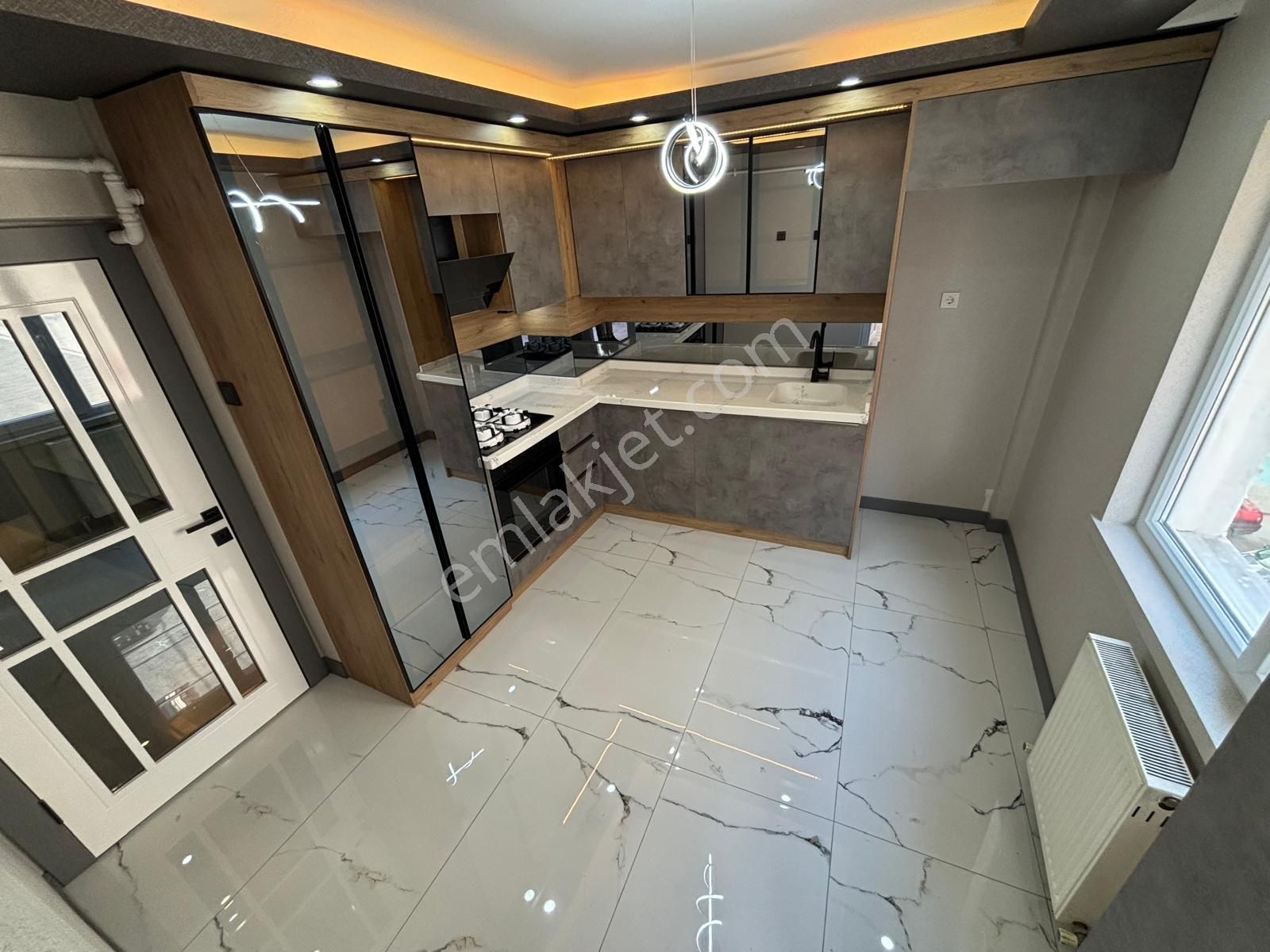 Plevne Mah. Ebeveyn B. Giyinme Odalı 130m2 Ultra Lüx Daire - Görsel 10