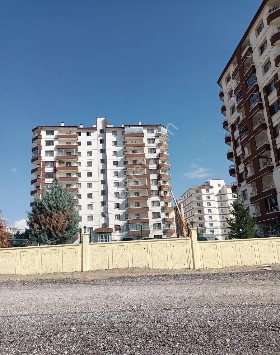 Sincan Temelli Alcıda 3+1 8.katta Site Dairesi