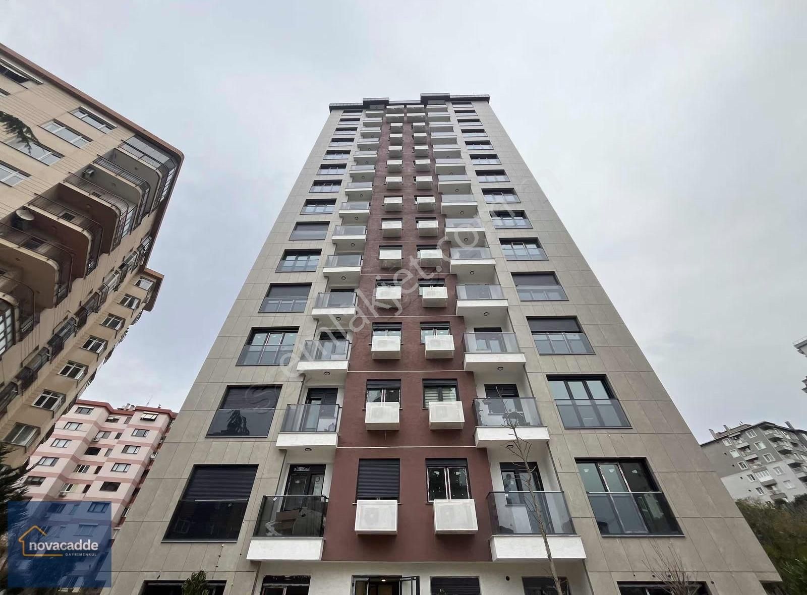 Bostancı Modern Sitesinde,balkonlu,geniş 2+1 Kiralık Sıfır Daire