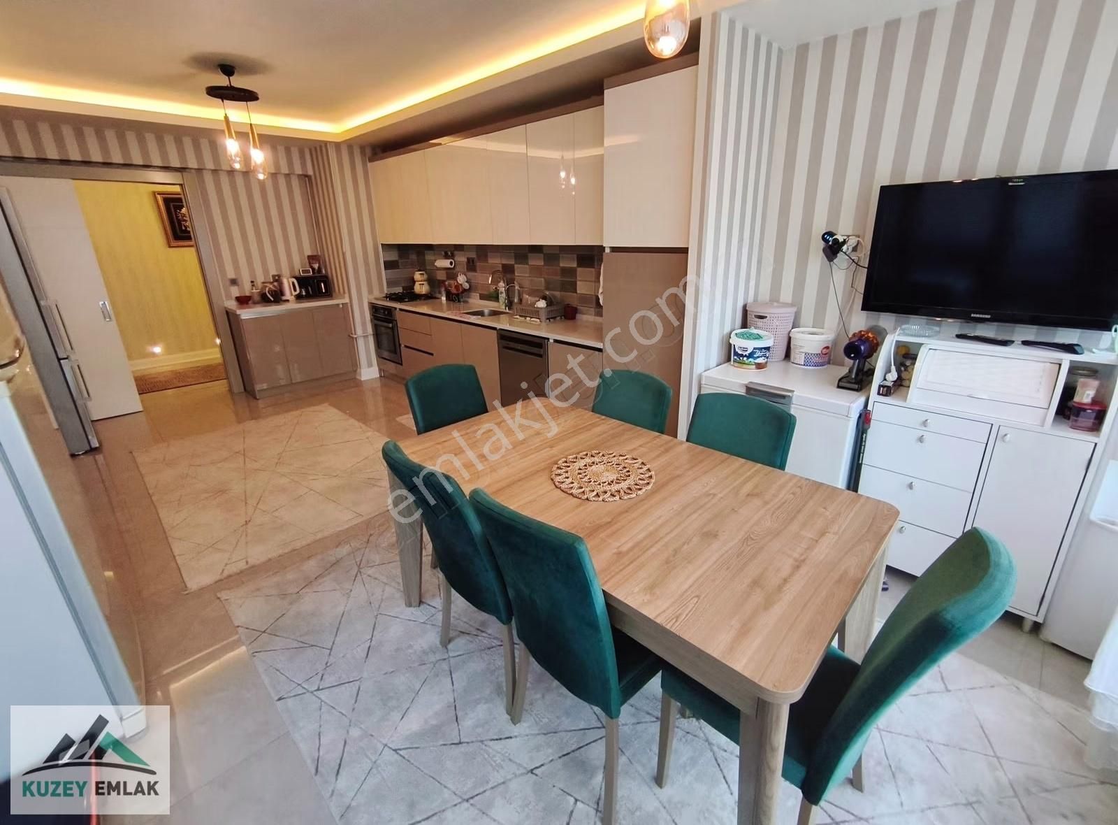 Güneşevlerin Merkezinde Manazaralı Ultra Lüks Geniş 4+1 Daire - Görsel 13