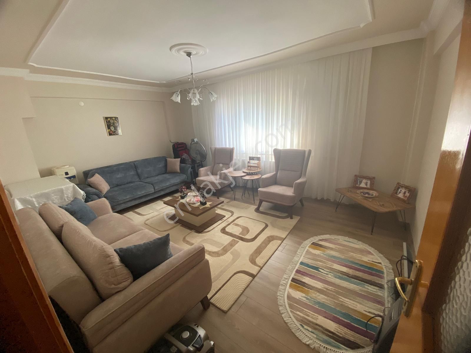 Kemalpaşanın Merkezinde Acil Satılık 3+1 Doğalgazlı Daire