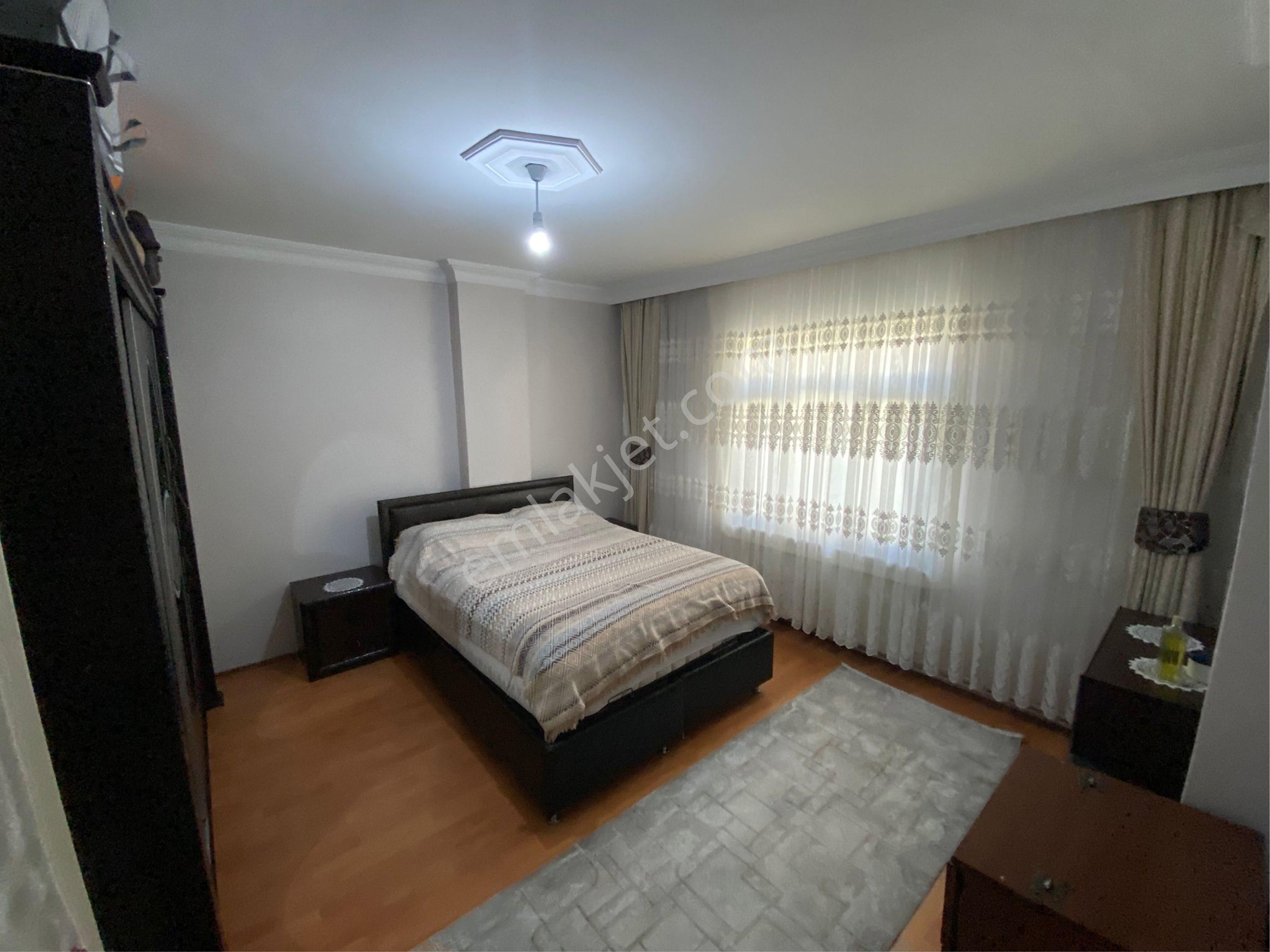 İsmetpaşa Mah’de Tramvaya Yakın 3 + 1 120 Metre² Krediye Uygun Güney Cephe 3.kat Daire - Görsel 18