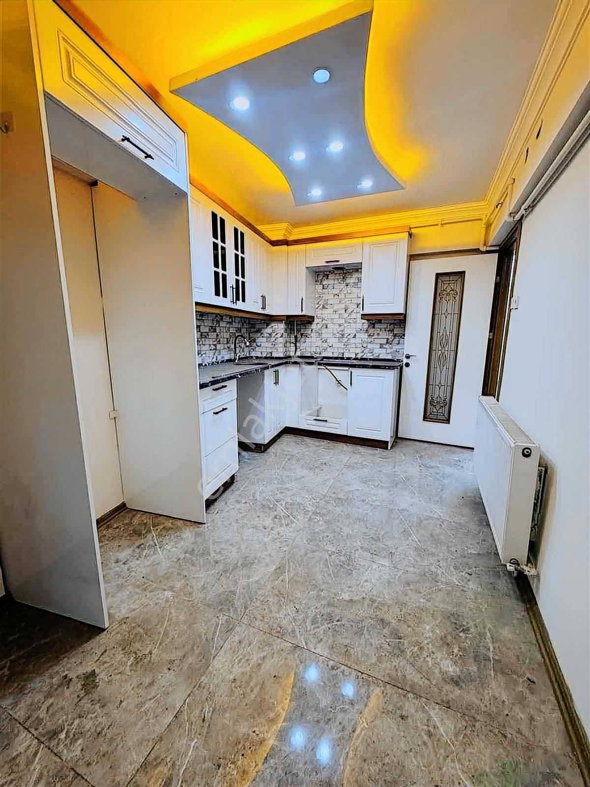 Emlak Center'dan Alaybey Mah Satılık 3+1 Ara Kat Daire - Görsel 18