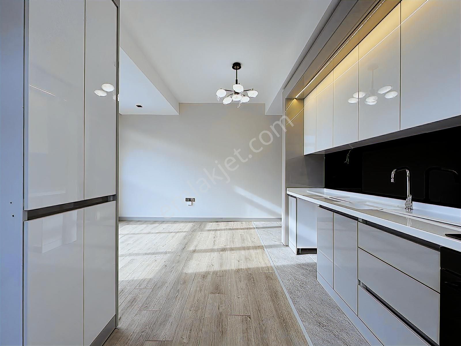 Merkezi Konumda | Cadde Üzeri | Modern Ve Lüks Mimari | 2+1 |