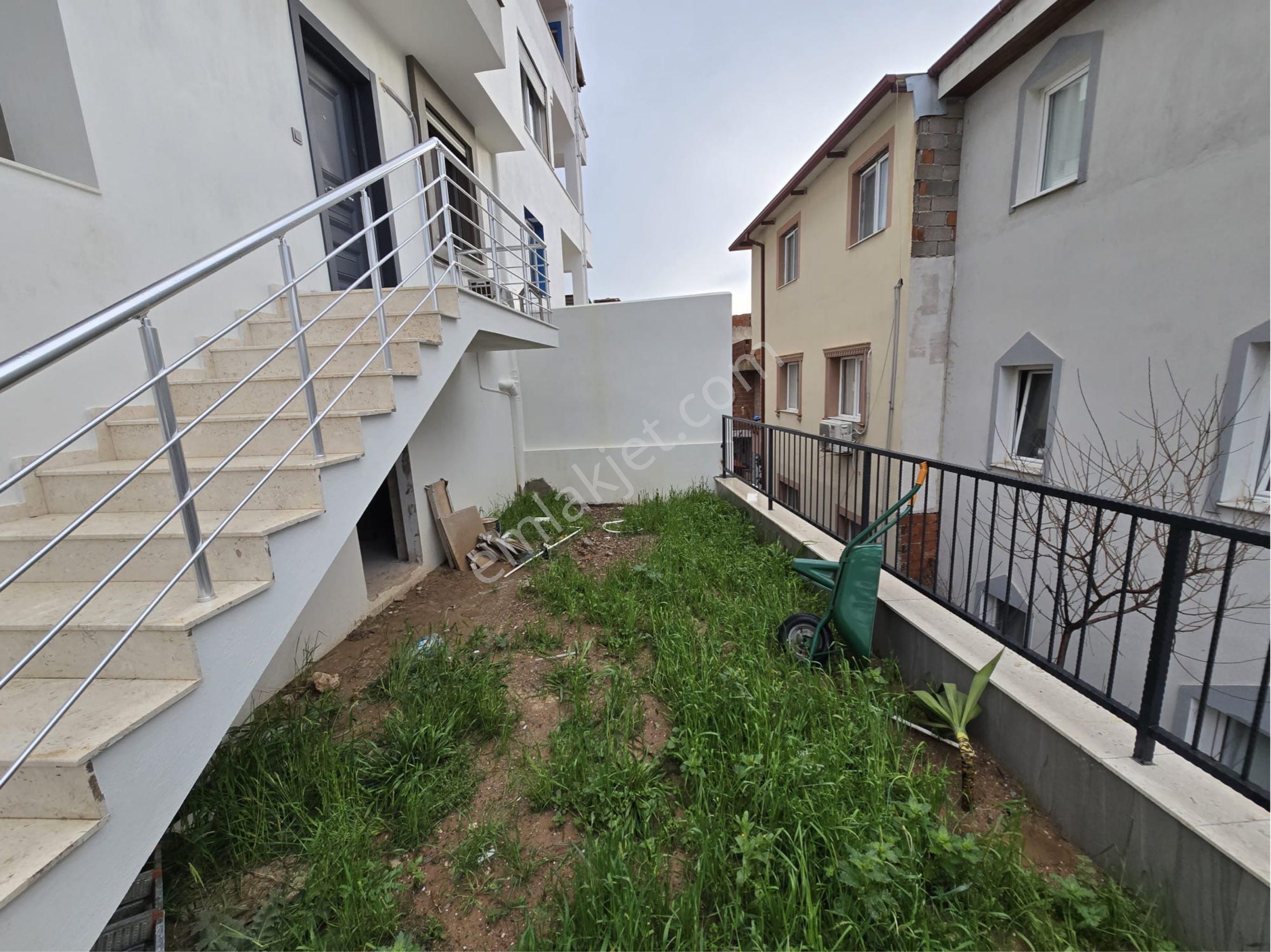 İzmir Seferihisar Ürkmez De Satılık Geniş Bahçeli 3+1 Yazlık Villa - Görsel 3